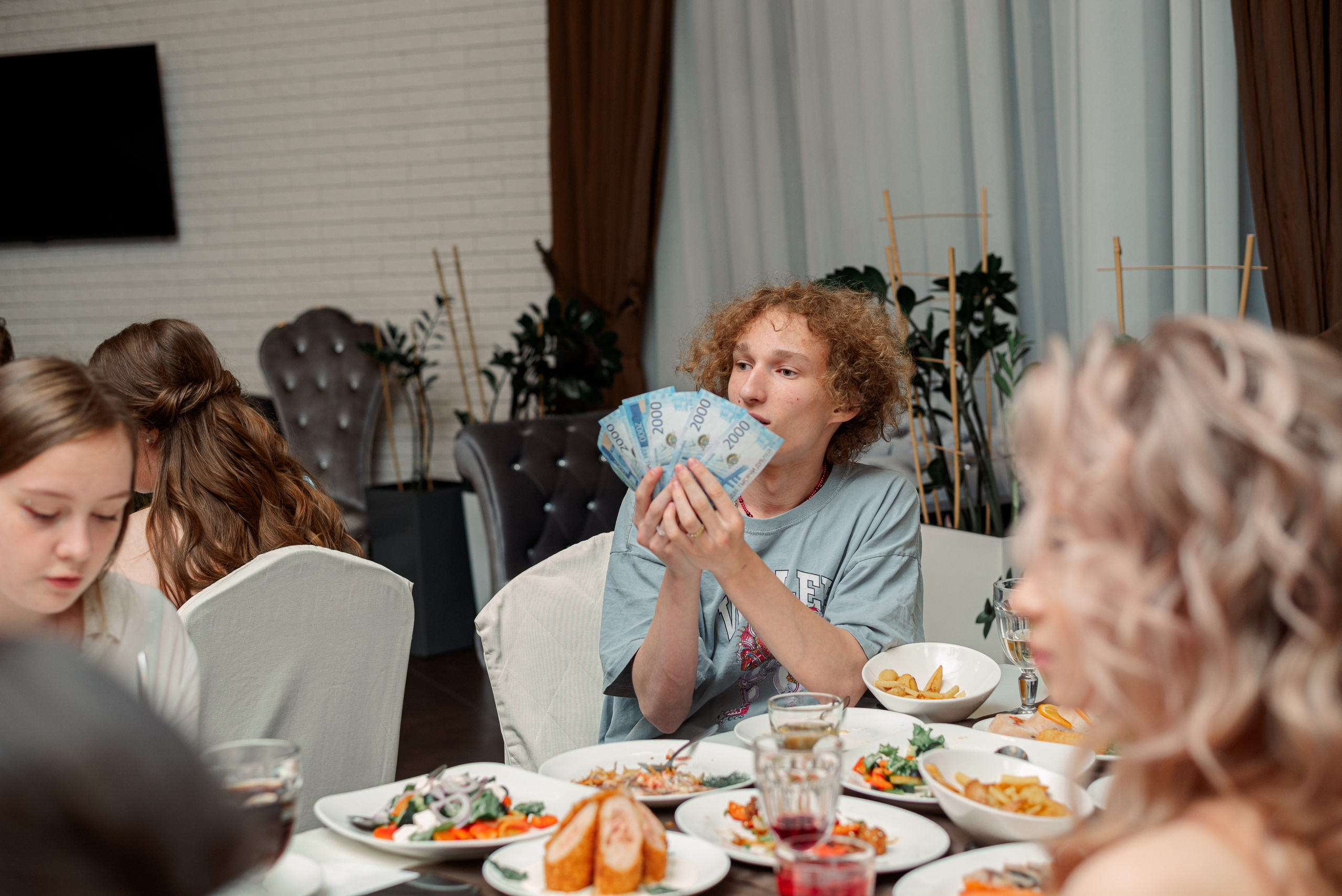 Выпускной 9-11классы. Выпускные книги Анапа Новороссийск Краснодар