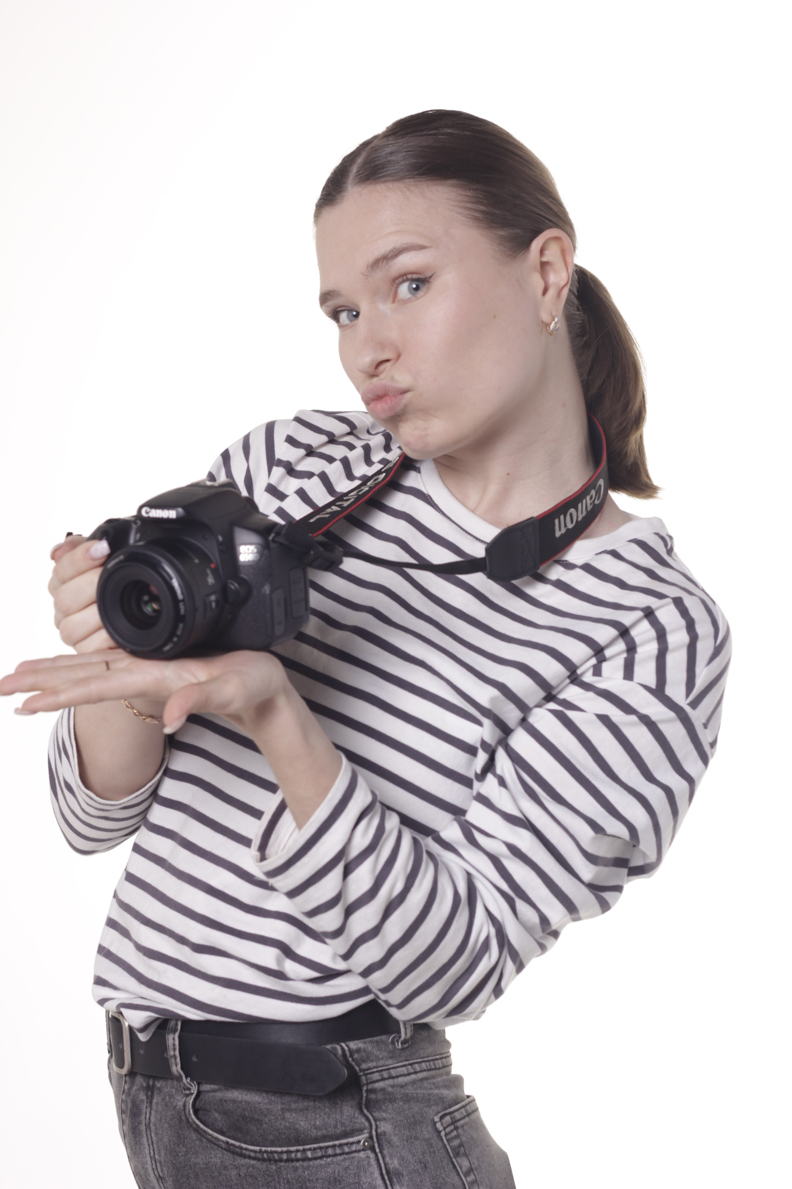 Полина с фотоаппаратом. Портретный фотограф в Москве и Московской области Гнутиков Сергей