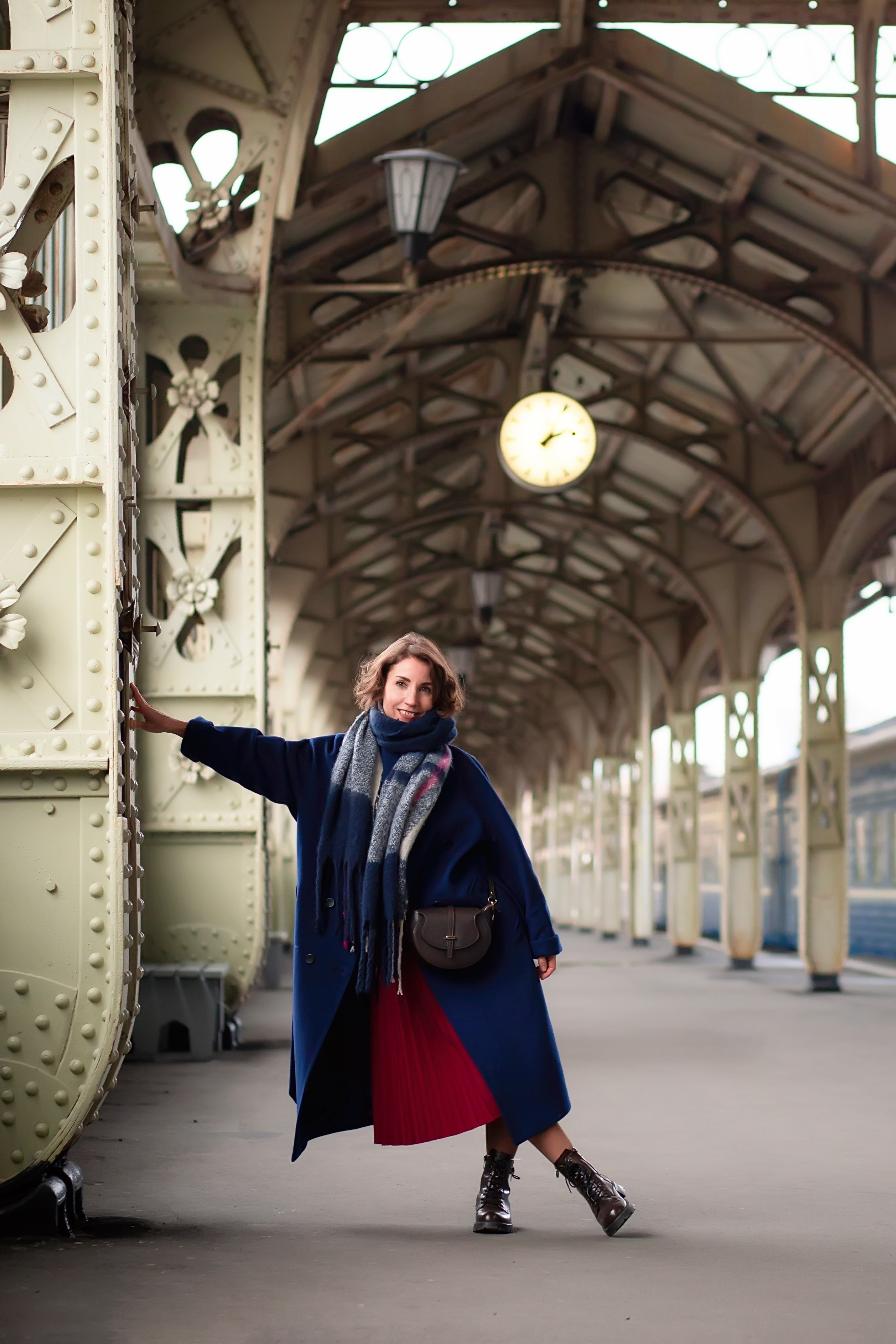 Фотосессия на Витебском вокзале в Санкт-Петербурге. Портретные фотосессии, контент-съемки, репортаж