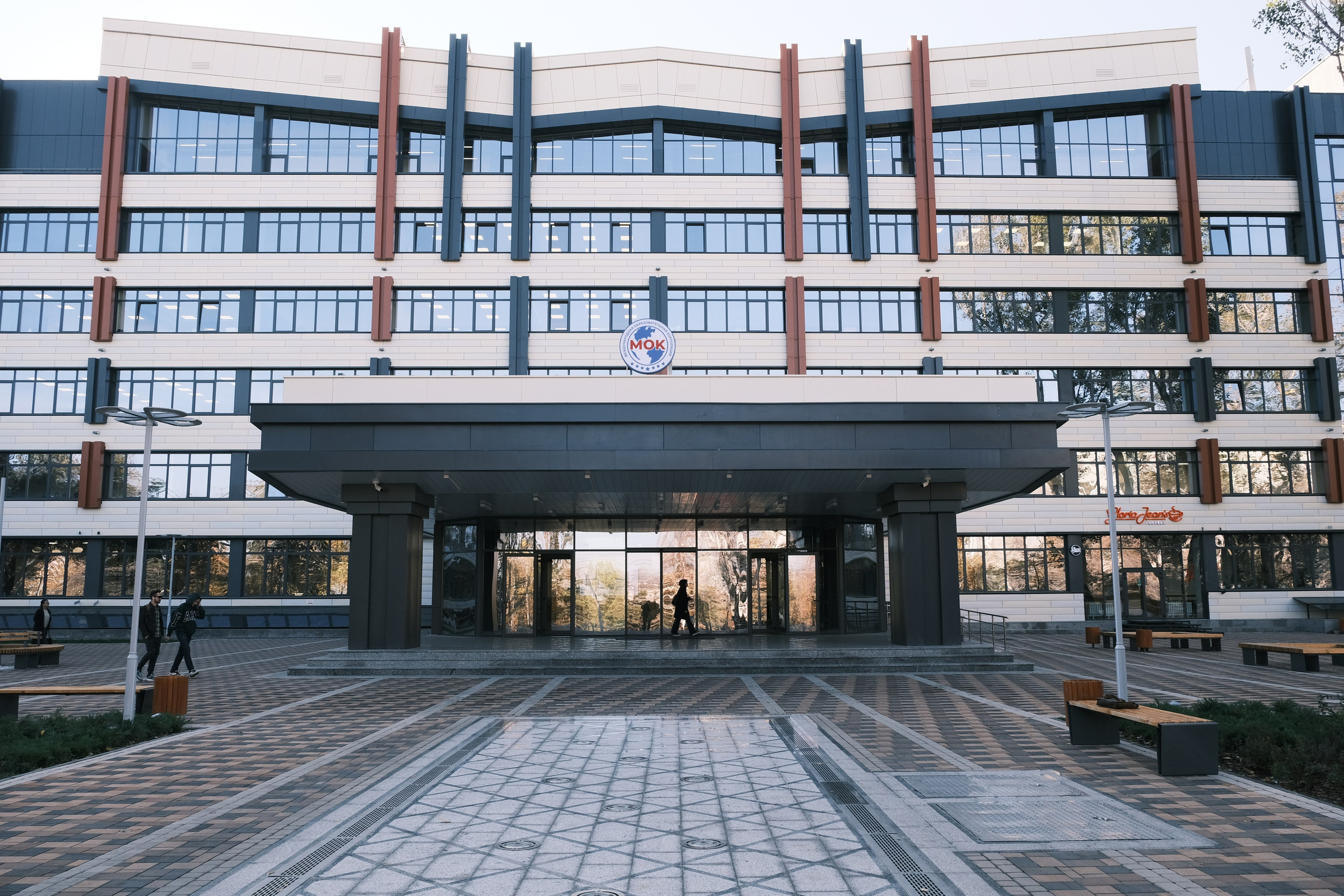 Интерьеры и Экстерьеры. Портреты и репортажные съемки с душой: ваш уникальный момент в объективе Руфата, профессионального фотографа Алматы