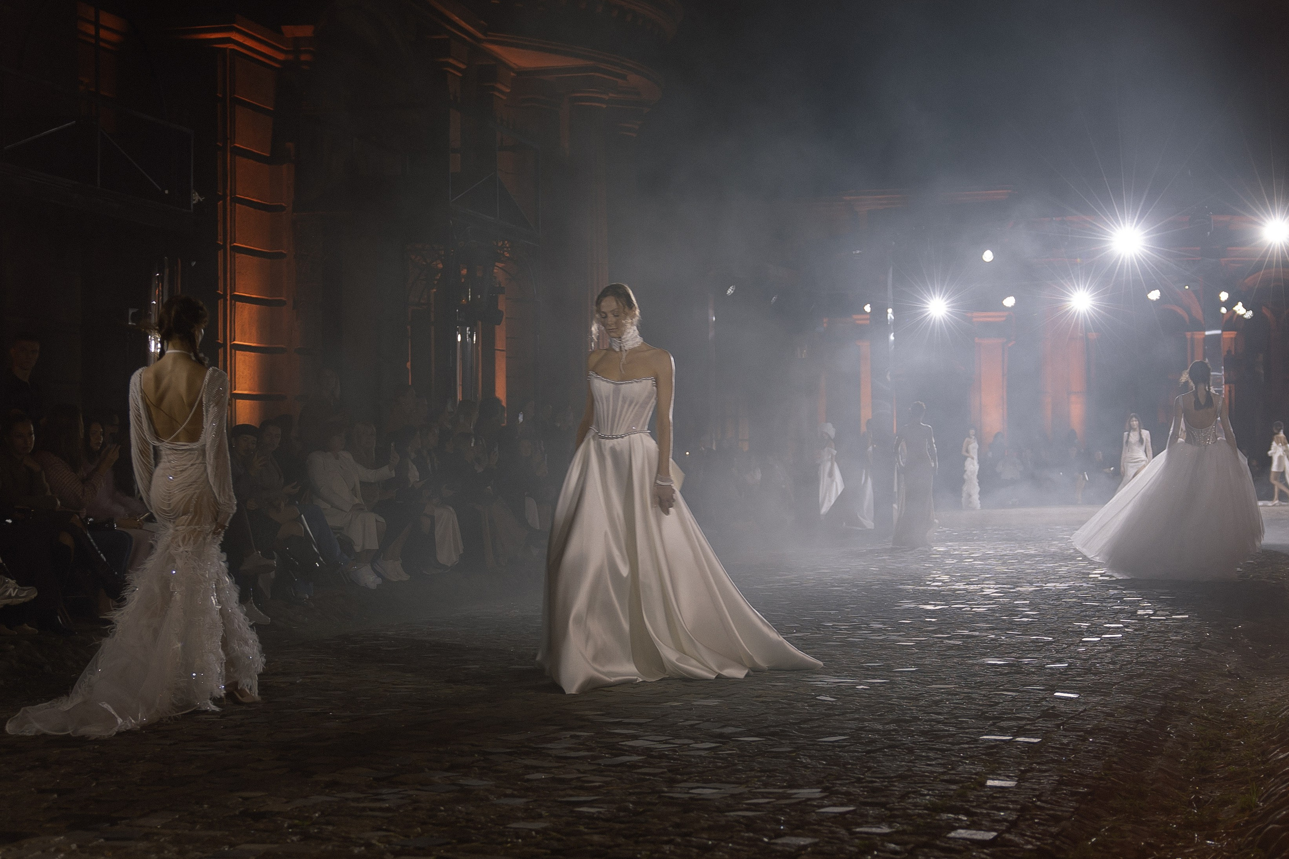 Rara Avis Fashion Show 2025. Свадебный фотограф Москва и Санкт-Петерург Артем Мамонов