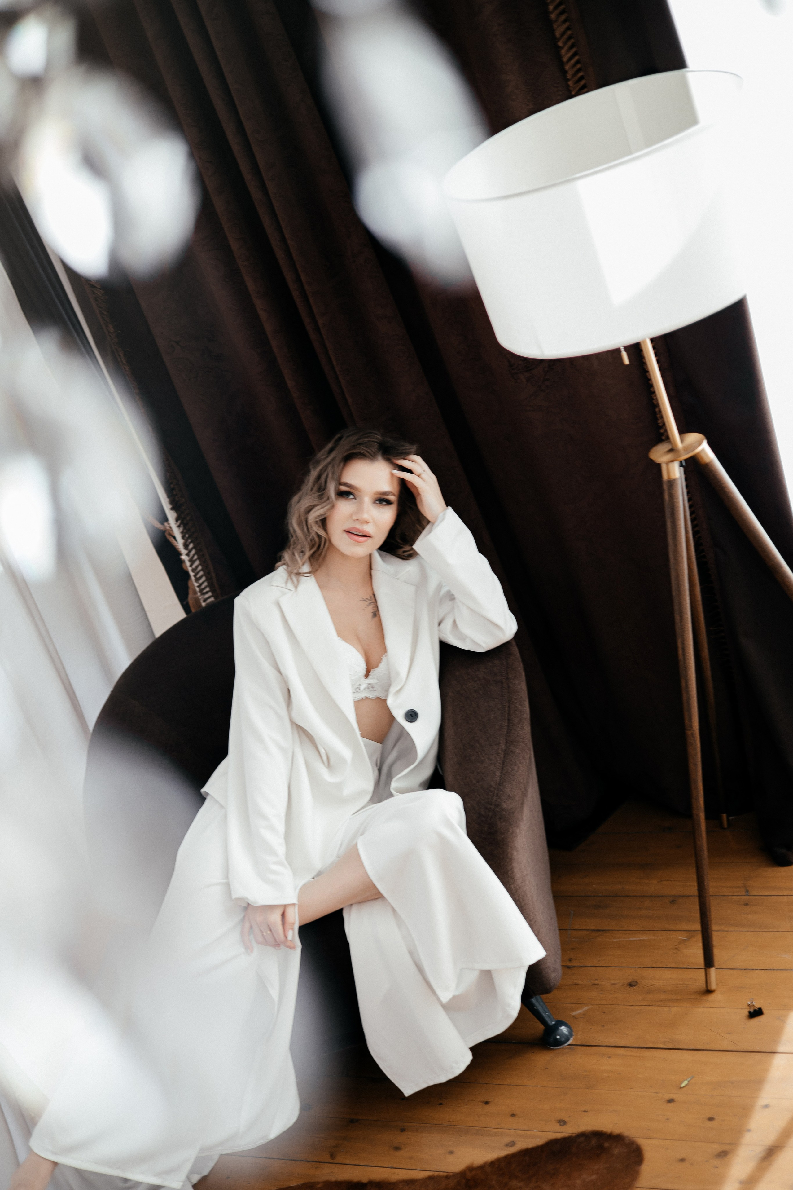 Лиза. белые цветы