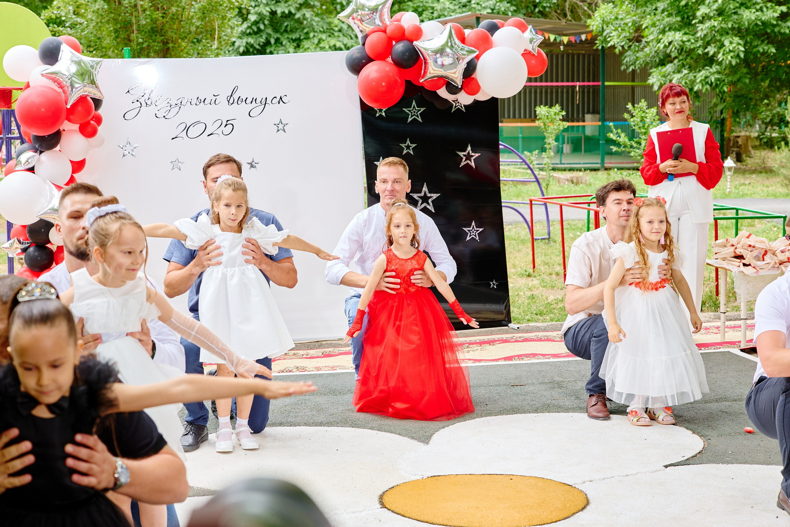 Выпускной 45 сад. Фотограф Выпускные альбомы Таганрог Сергей Коробченко