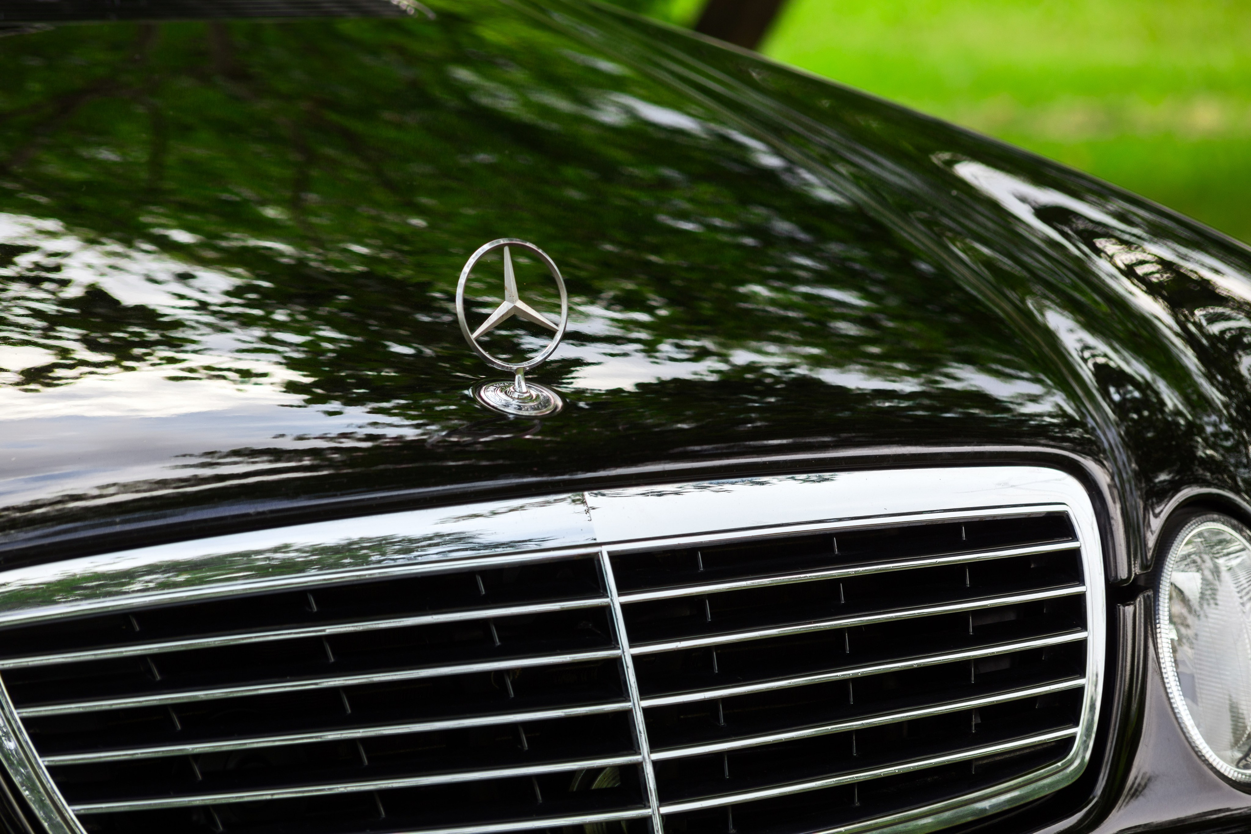 Фотосъемка автомобиля Mercedes для Evil Painter. Интерьерный фотограф и ретушер в Красноярске Денис Антропов