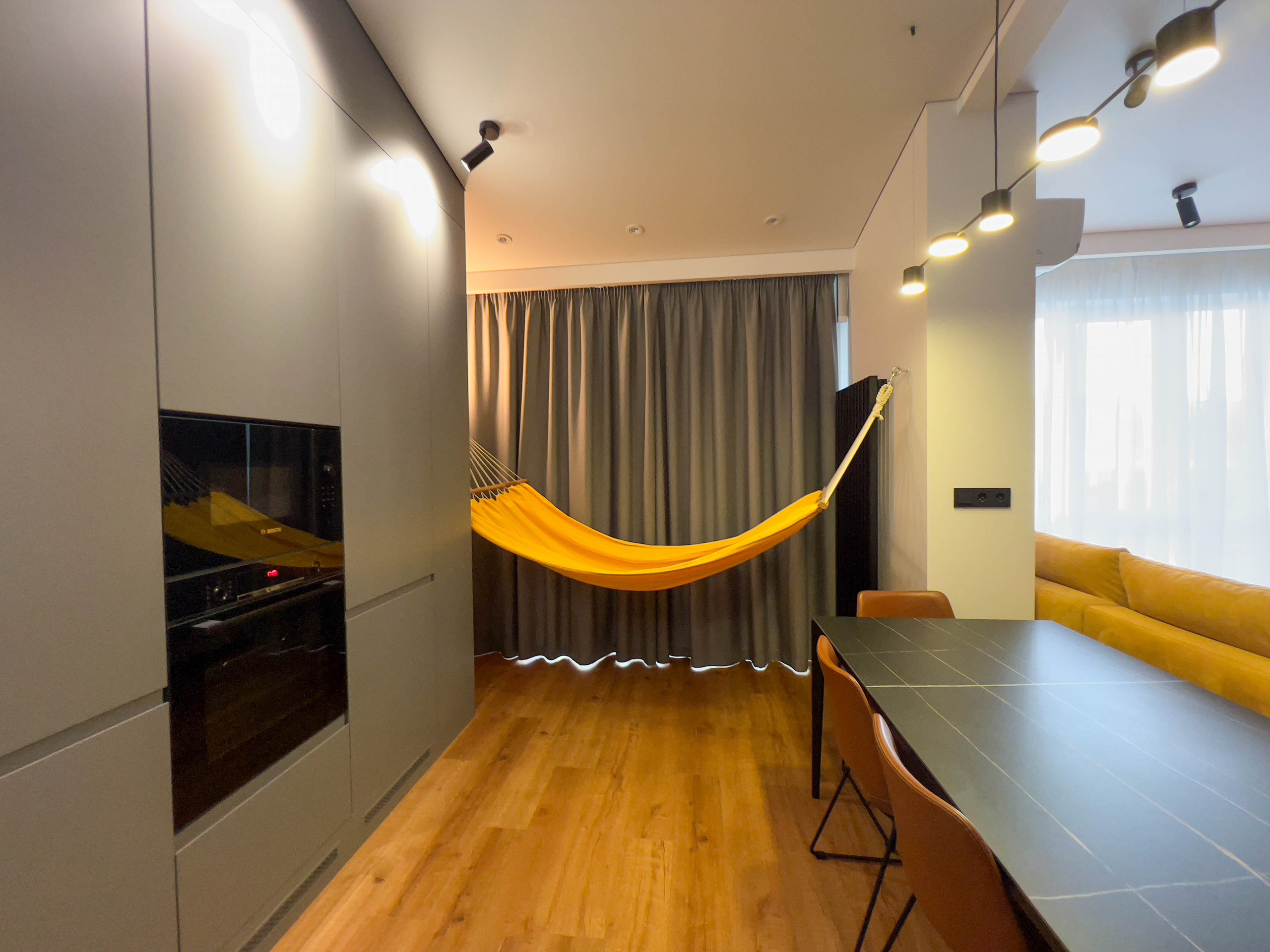 The apartment is on two levels. Fotograf Dmitrii Donets