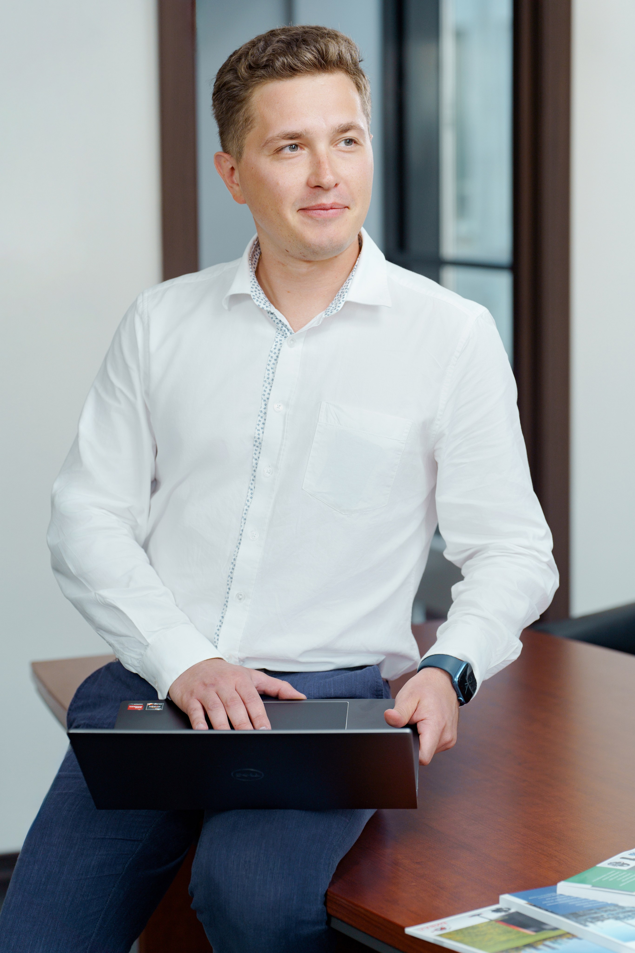 Портреты сотрудников компании в офисе. КОРПОРАТИВНЫЙ, ИМИДЖЕВЫЙ И РЕПОРТАЖНЫЙ ФОТОГРАФ МАКСИМ МЕШ