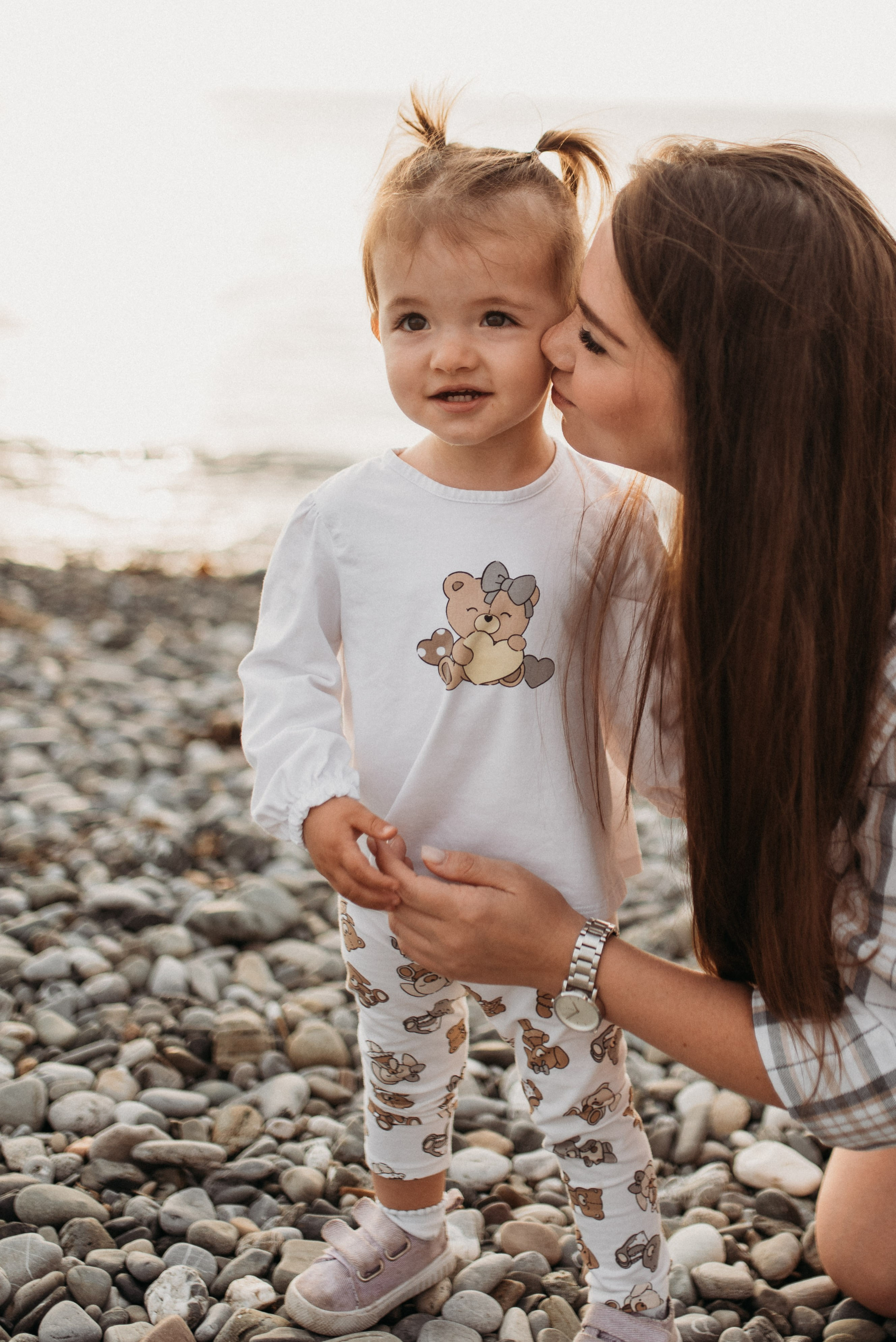 Семейная фотосессия на море на пляже в Сочи и Сириусе. Фотограф в Сочи — Маргарита Поганова