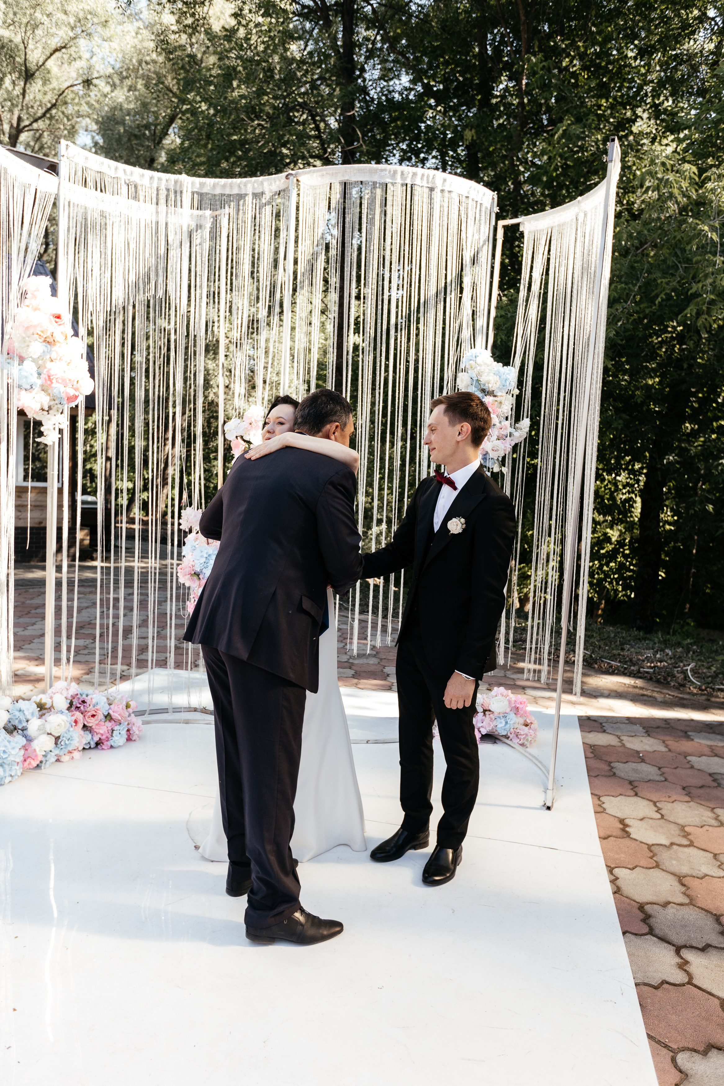 Свадебный фотограф Уфа — Руслан ГабдлисламовЖивые эмоции, красивые кадры, воспоминания на всю жизнь.Работаю по всей Республике Башкортоста. Свадебный фотограф Уфа Руслан Габдлисламов