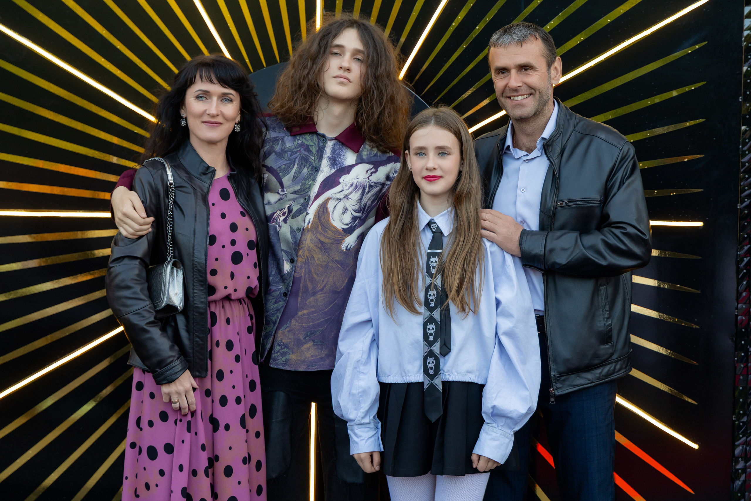 Школьный выпускной 2025 год в Минске, Беларуси. Свадебный фотограф в Минске/Беларуси Сергей Спиридонов