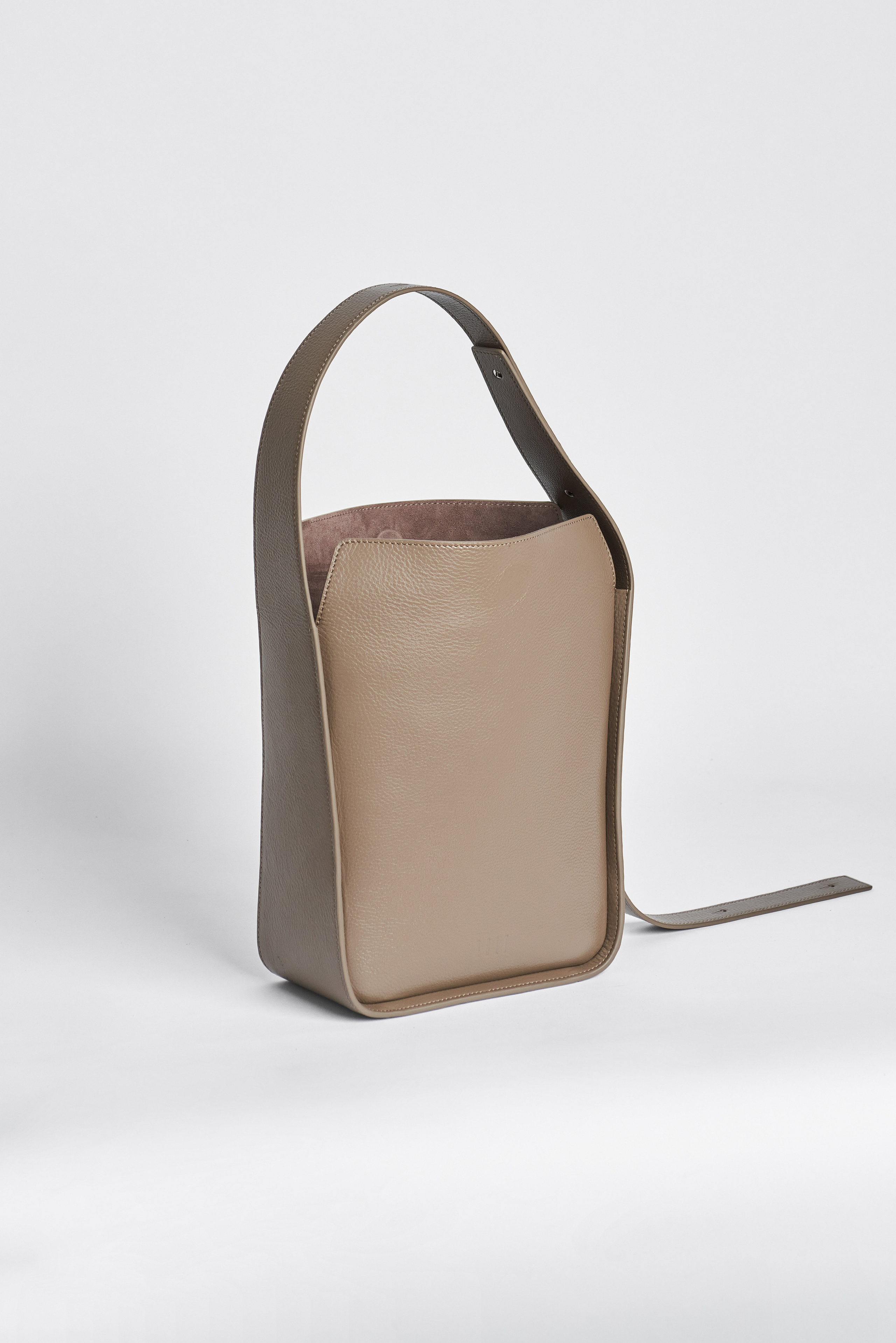 BOLT. Рекламный, интерьерный, предметный фотограф в Москве, Санкт-Петербурге Ждан Павел