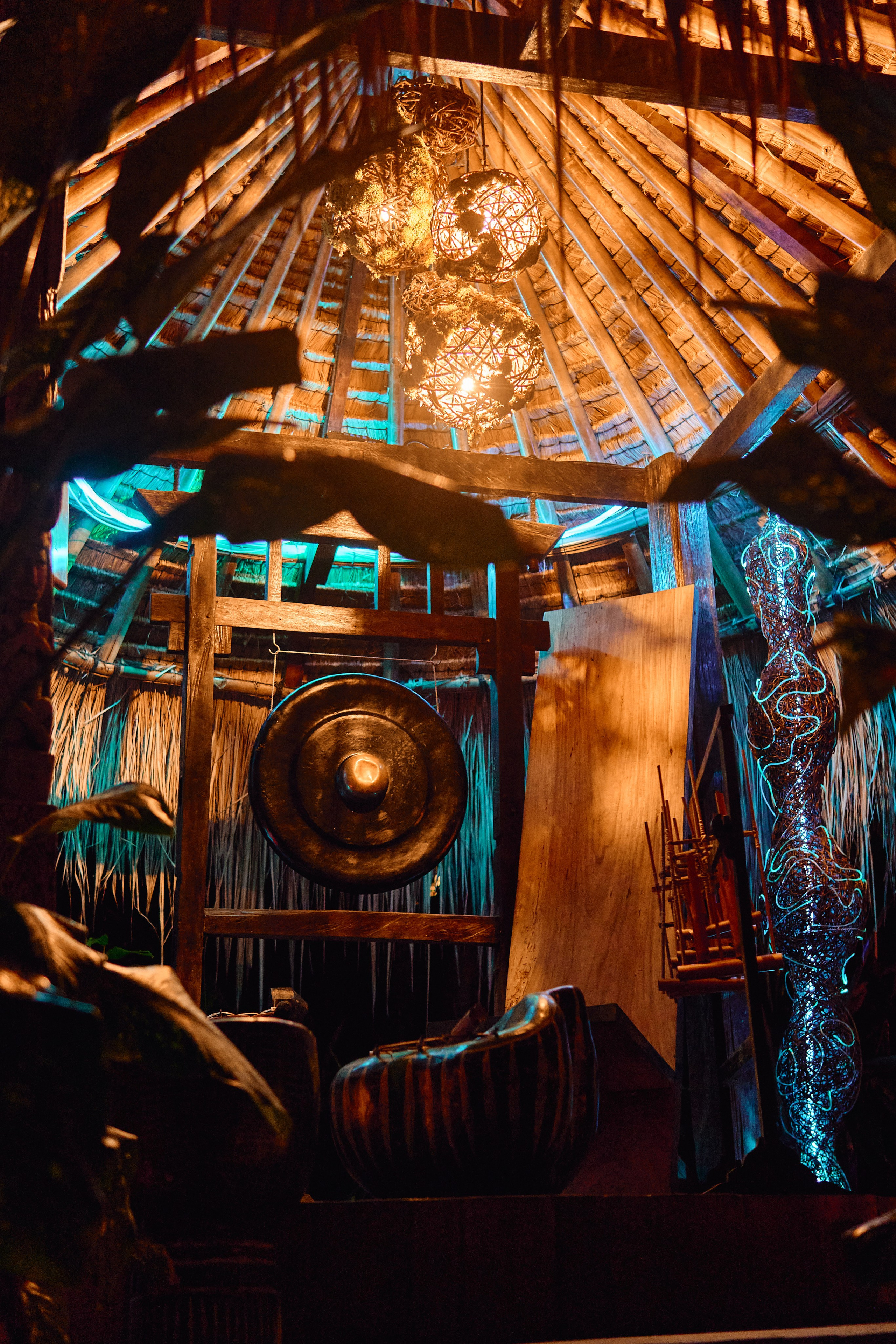 NuanuNight. See the moment and catche. commercial and reportage