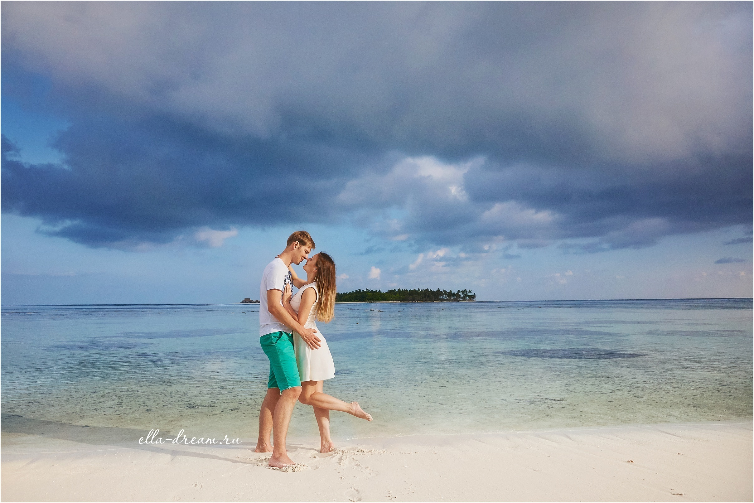 Фотосессия двух влюбленных на райских Мальдивских островах. Семейный и свадебный фотограф в Москве Пушкино Элеонора Янбухтина