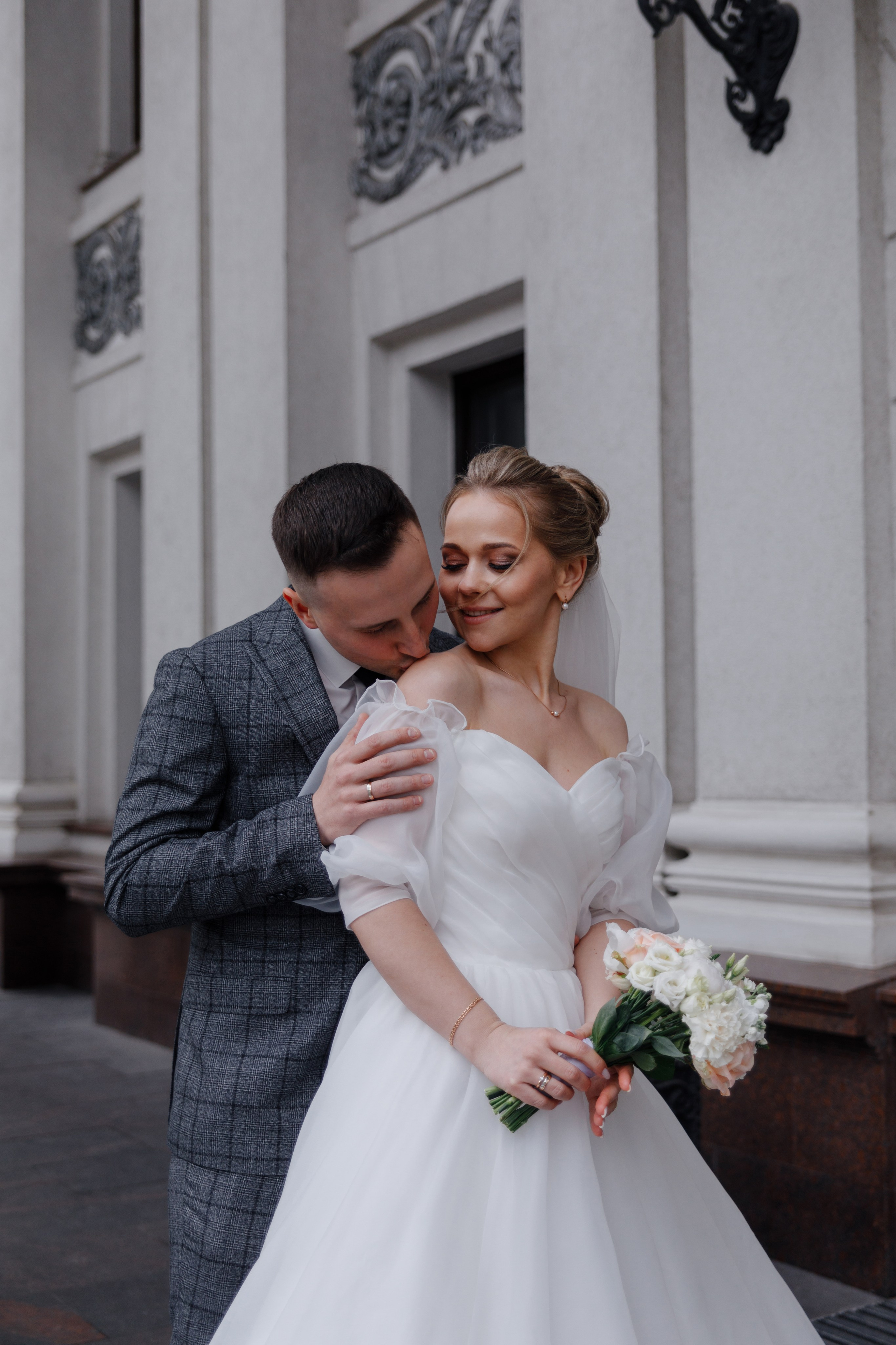 Апрельская история. Главная