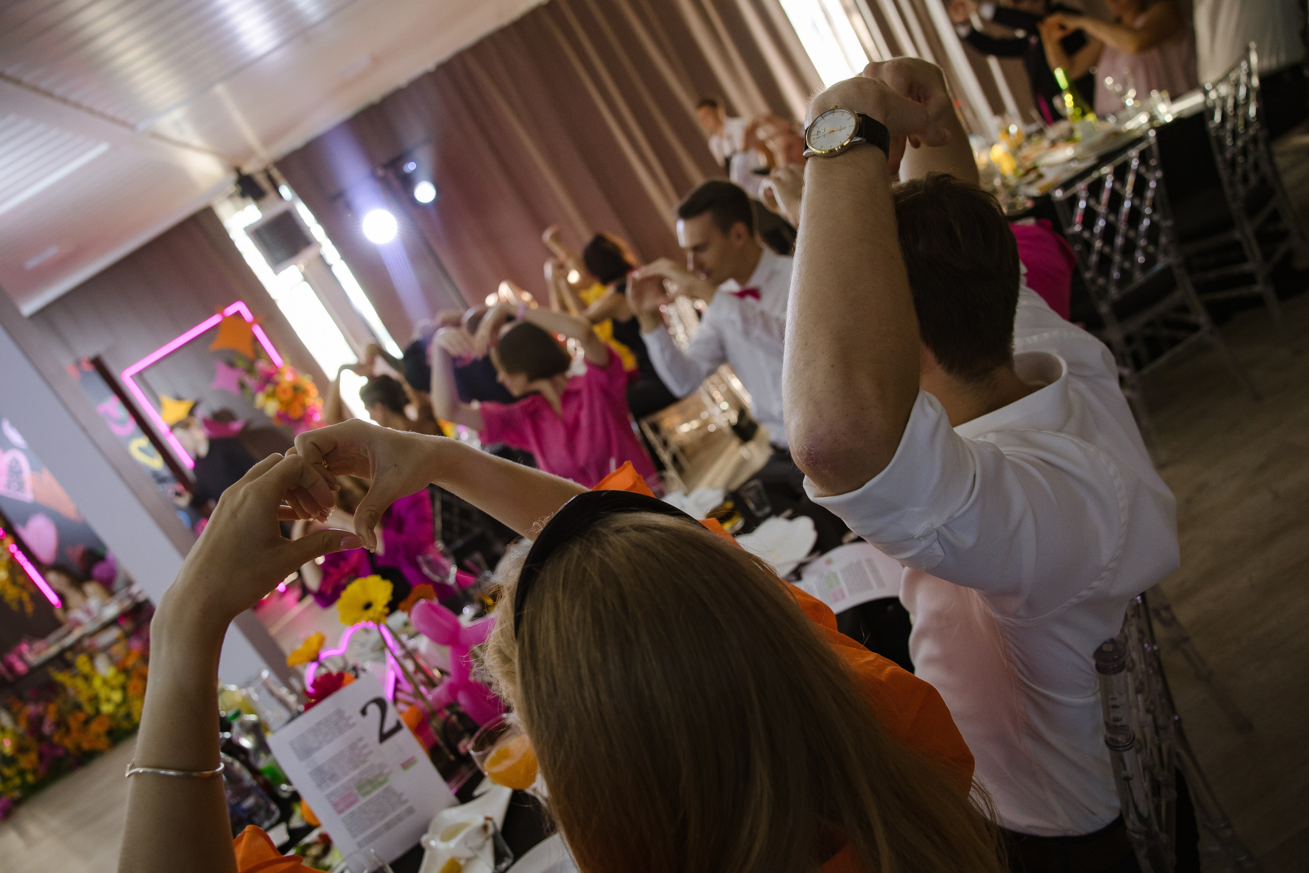 Яркая неоновая свадебная фотосессия в «Нет на карте». Свадебный и семейный фотограф в Самаре и Тольятти | Елена Топанцева