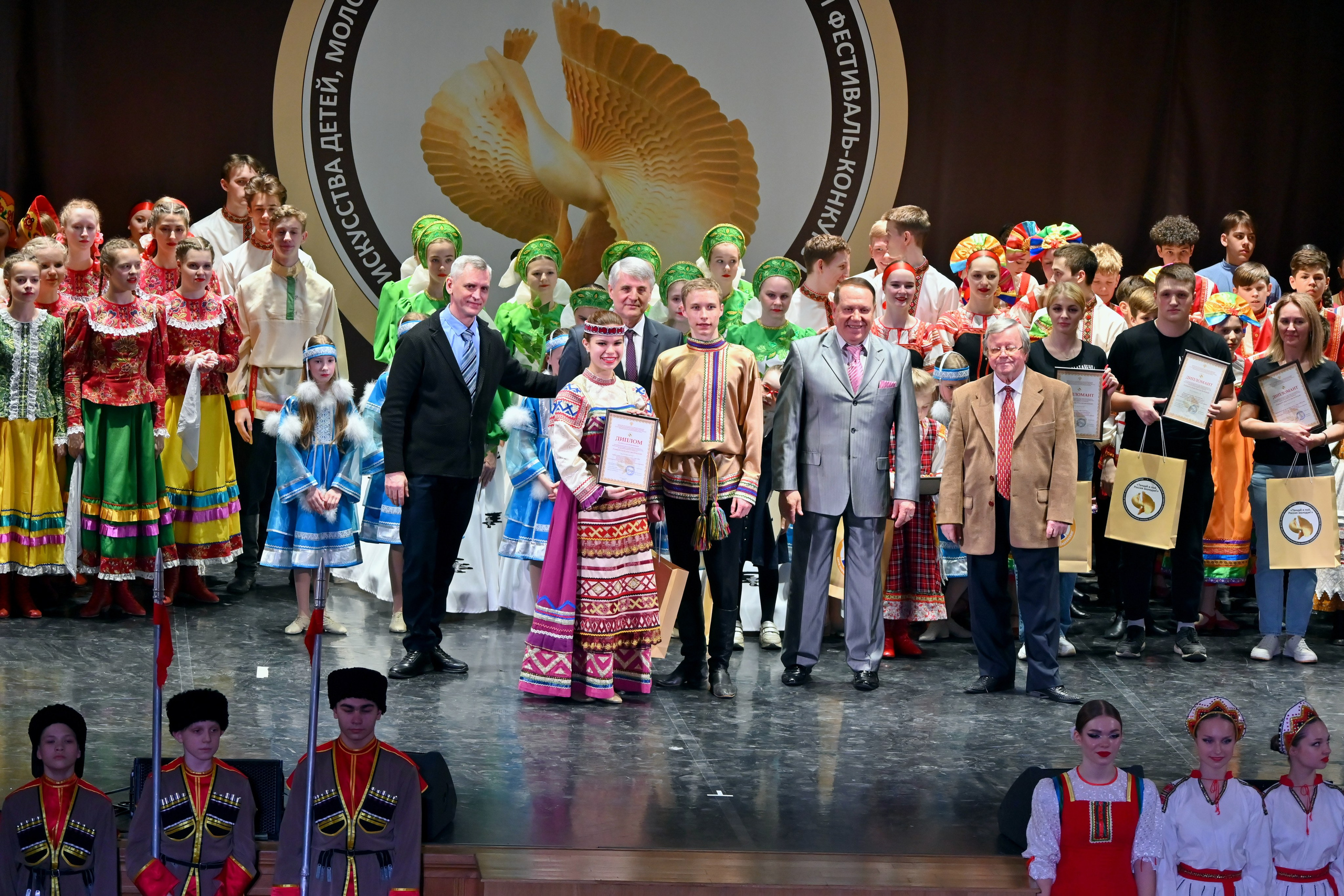 Гала-концерт. Танцуй и пой, Россия Молодая! 22.04.2024. Профессиональный фотограф в Москве Алёна Котова