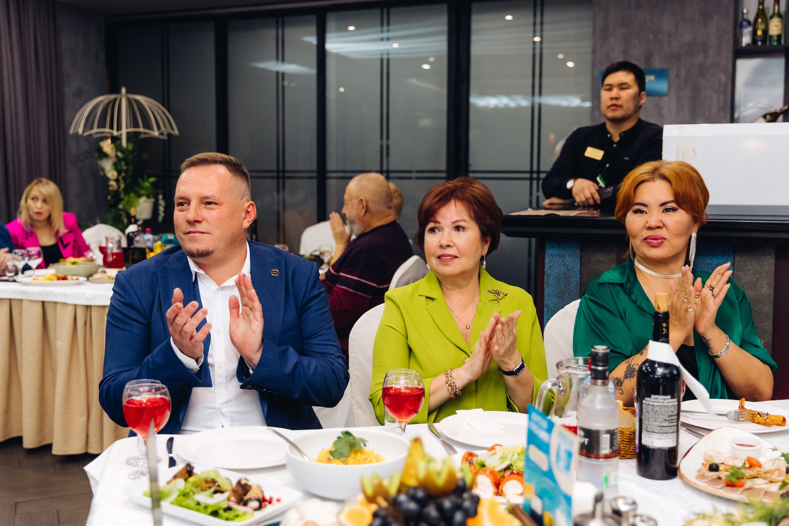 Юбилей в ресторане Вояж. Свадебный и семейный фотограф в Улан-Удэ