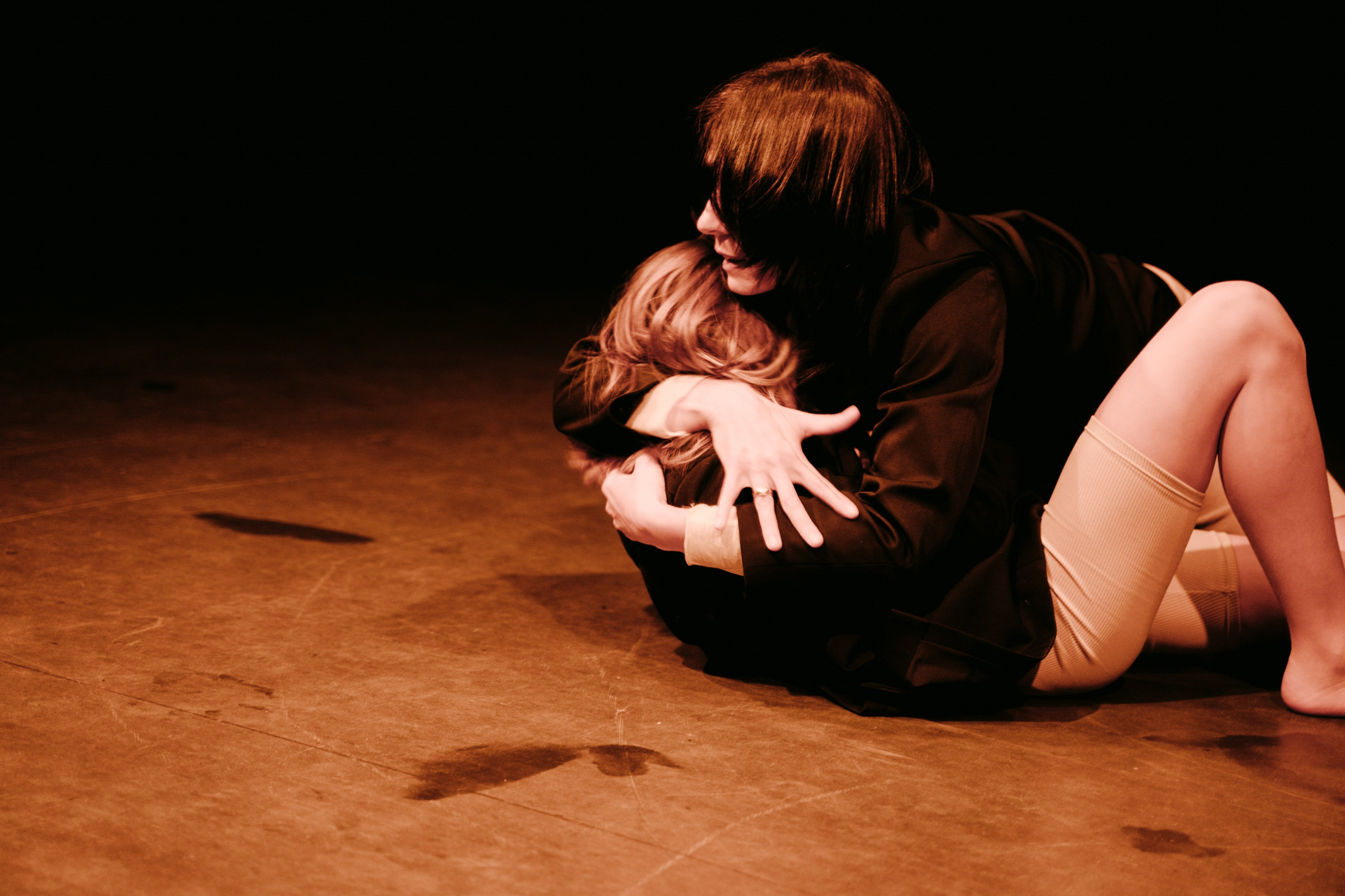 Дети танцуют // моң. Главная