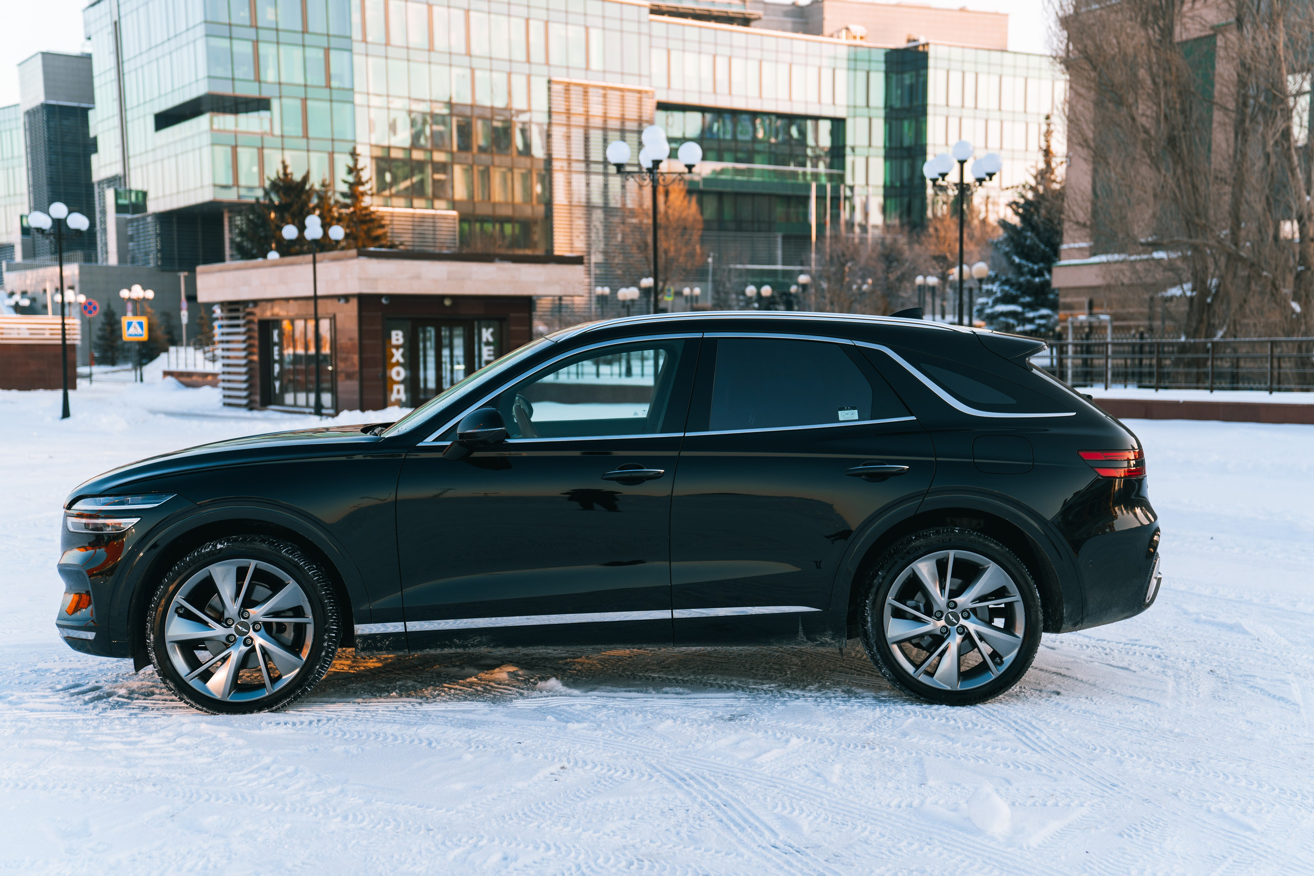 Genesis GV70. Идеальные портреты для соцсетей — Фотограф Ленар