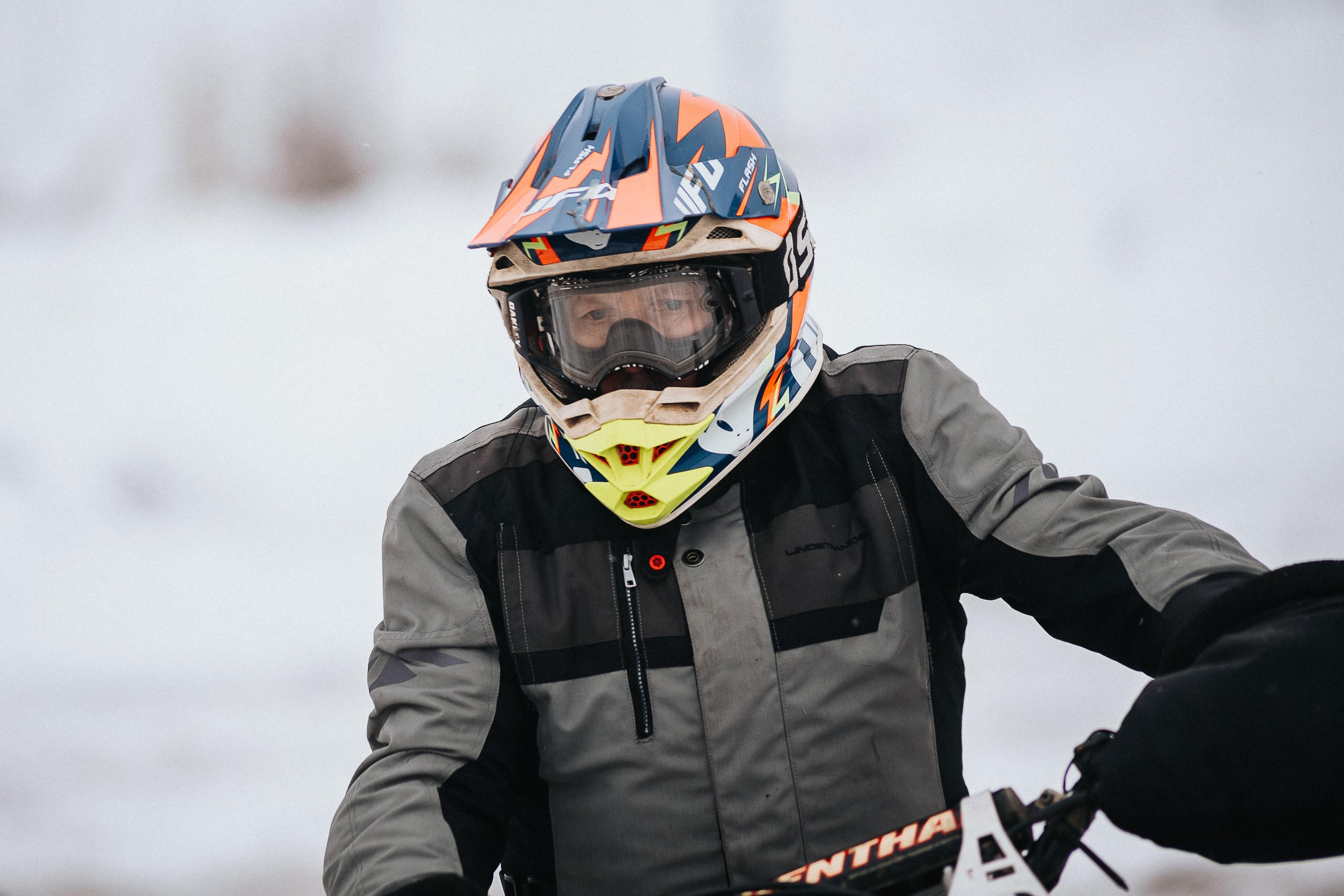 29.12.2024 — Праздничная тренировка на мотоциклетной трассе Люскус. Репортажный фотограф в Кемерово