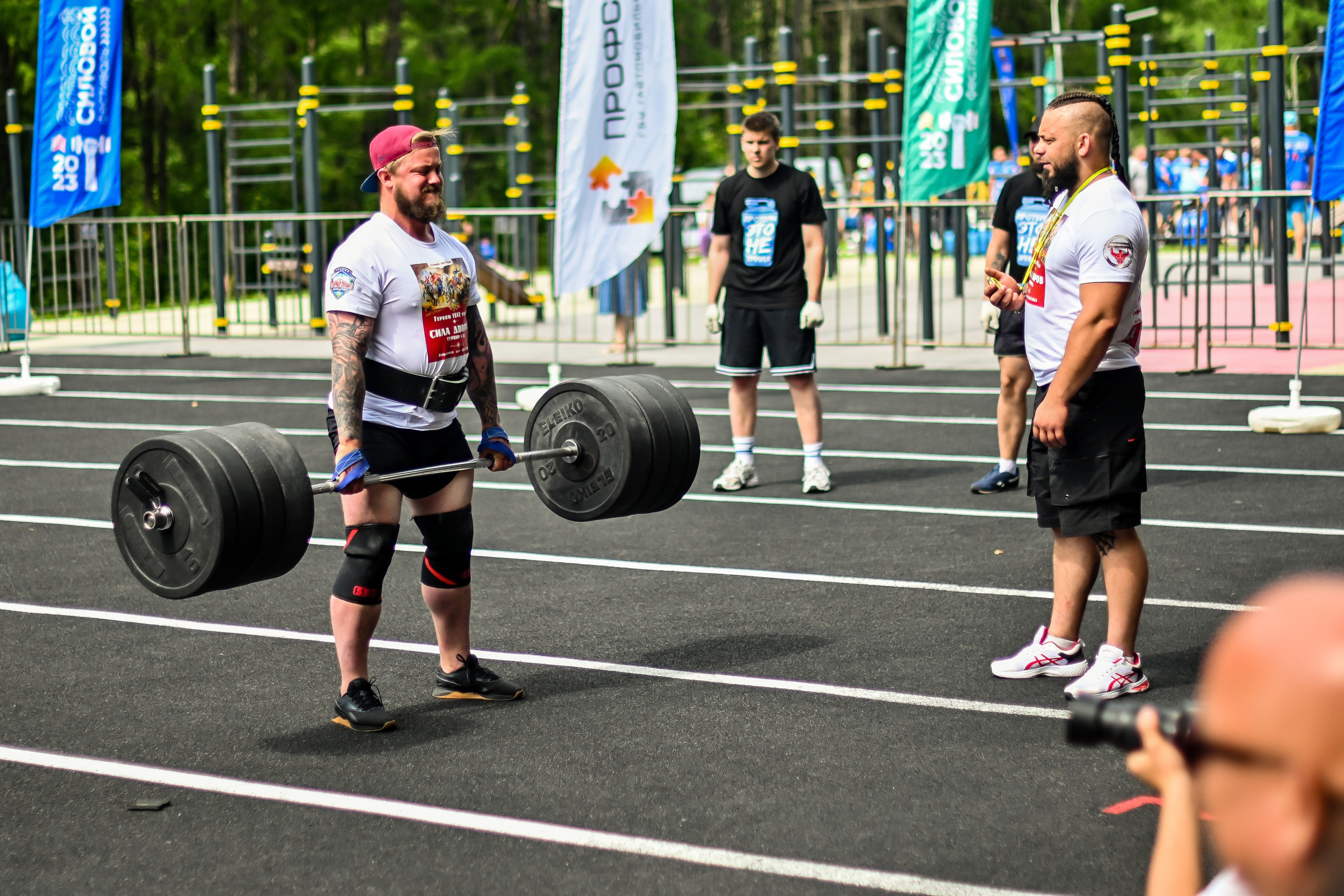 СТРОНГ. Фотограф для бизнесконтента, репортажей и семейного альбома в Москве