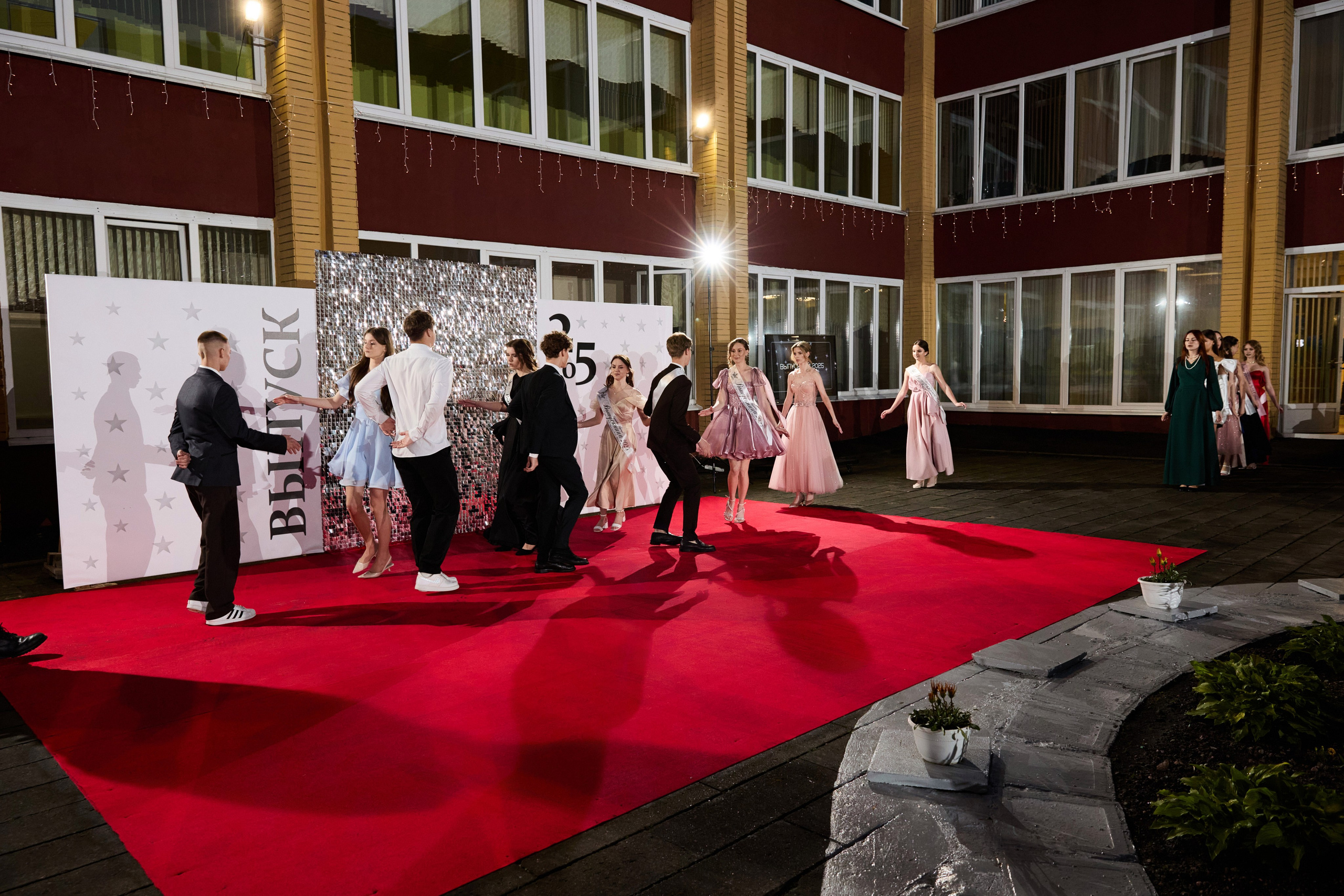 Выпускной 11 класс. Свадебная, репортажная фотосъемка и видеосъемка в Минске. Илья и Юлия Ширмановы. Фотограф | Видеограф | Минск