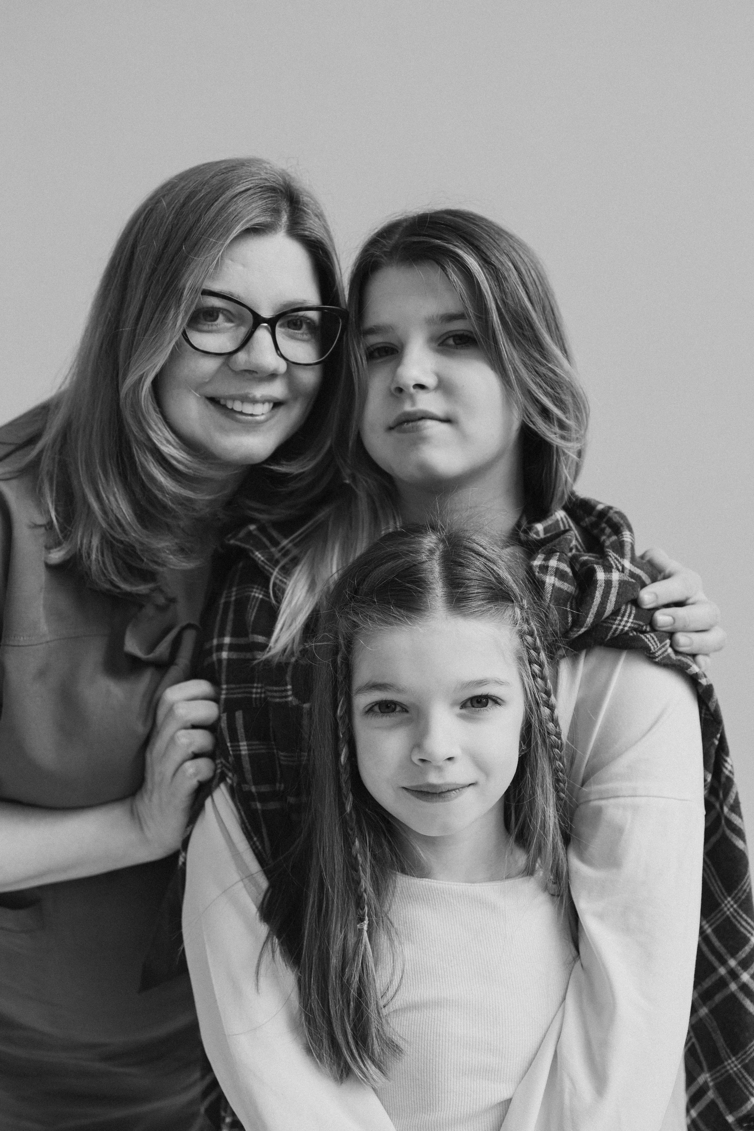 Семейная фотосессия сестричек. Семейный видеограф в Москве Элина Ладова