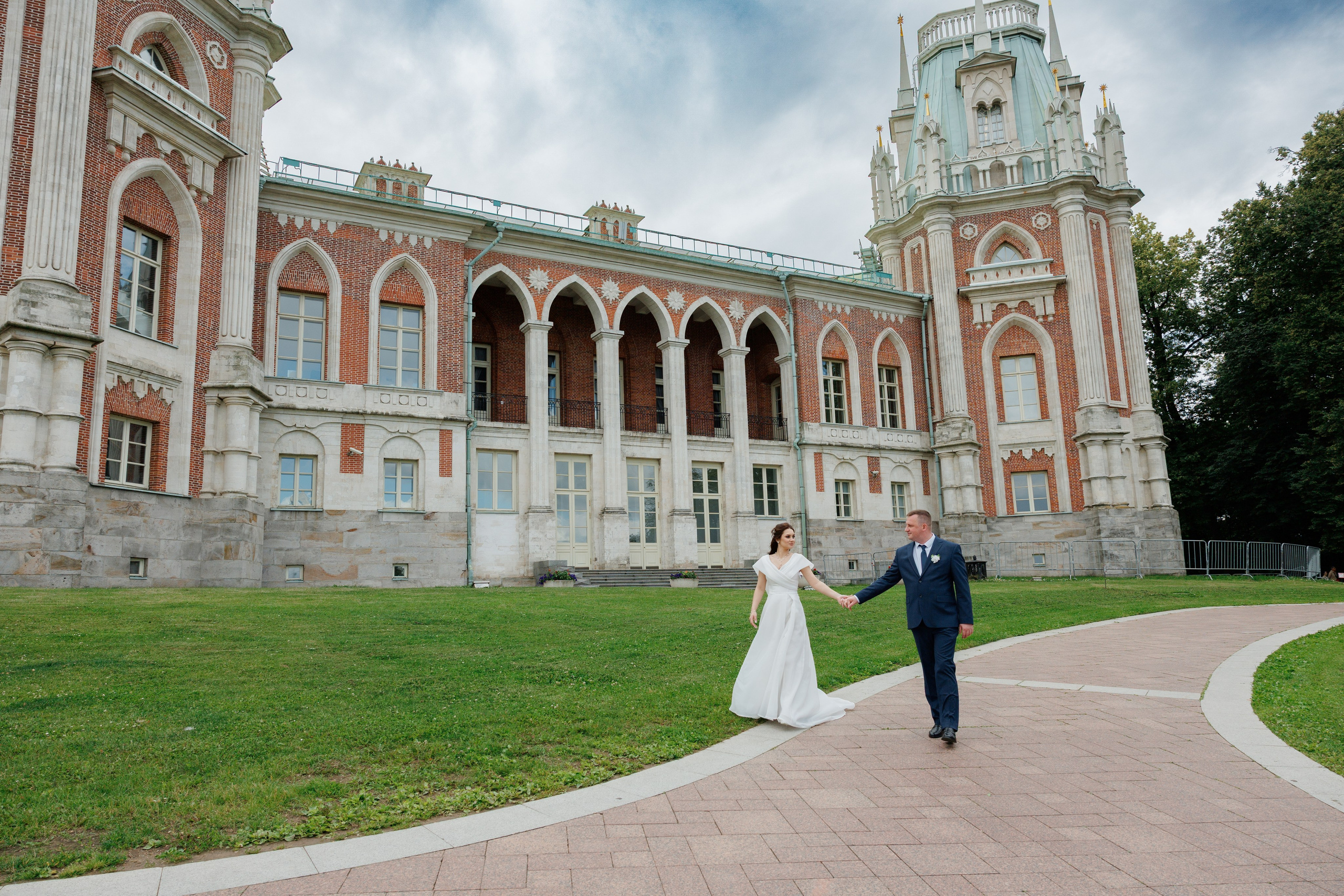 Свадебная фотосессия в Царицыно. Свадебная съёмка в Москве