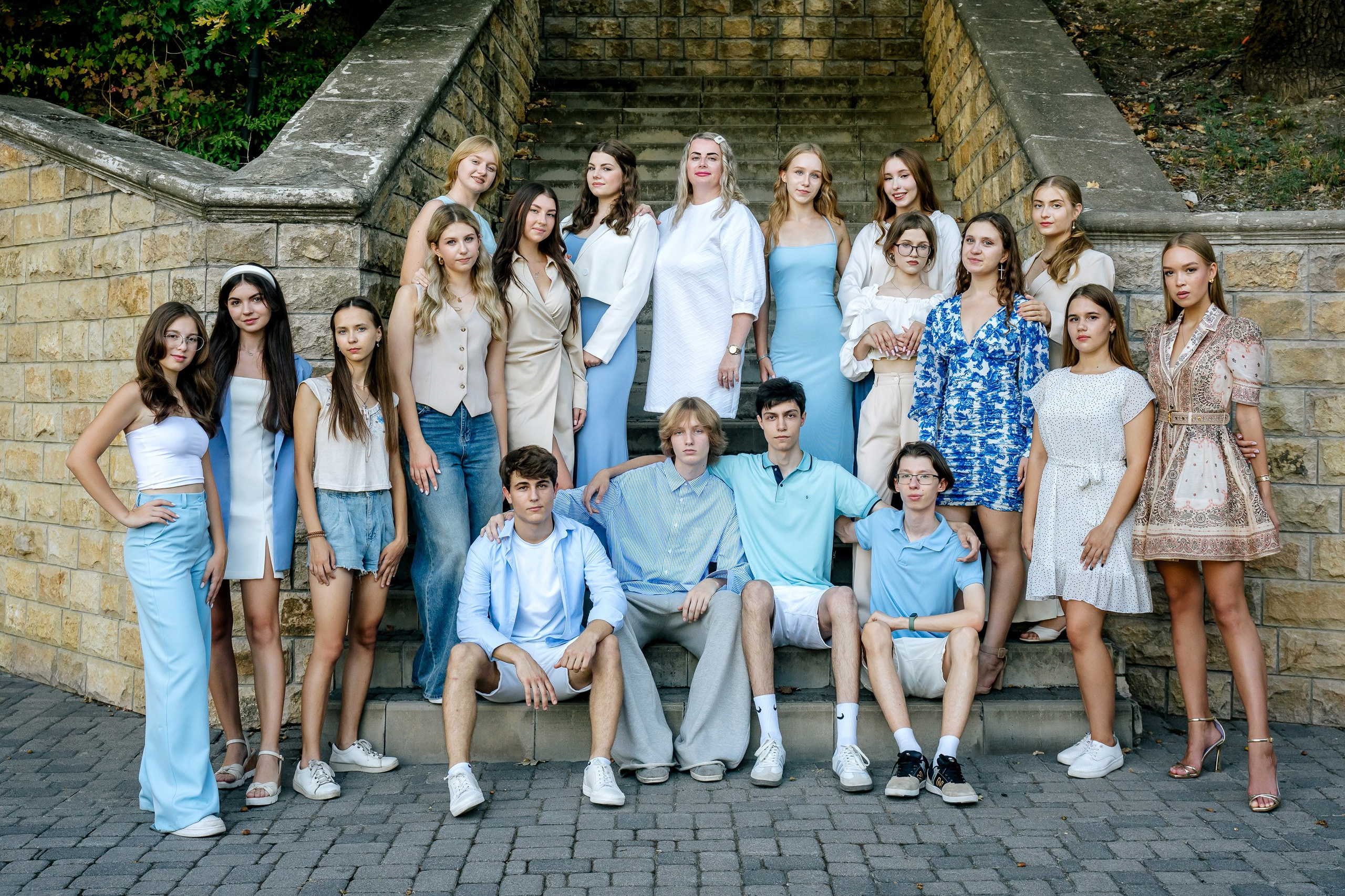 Сьемка на природе. Выпускные альбомы, школьные фотосессии в городе Новороссийске