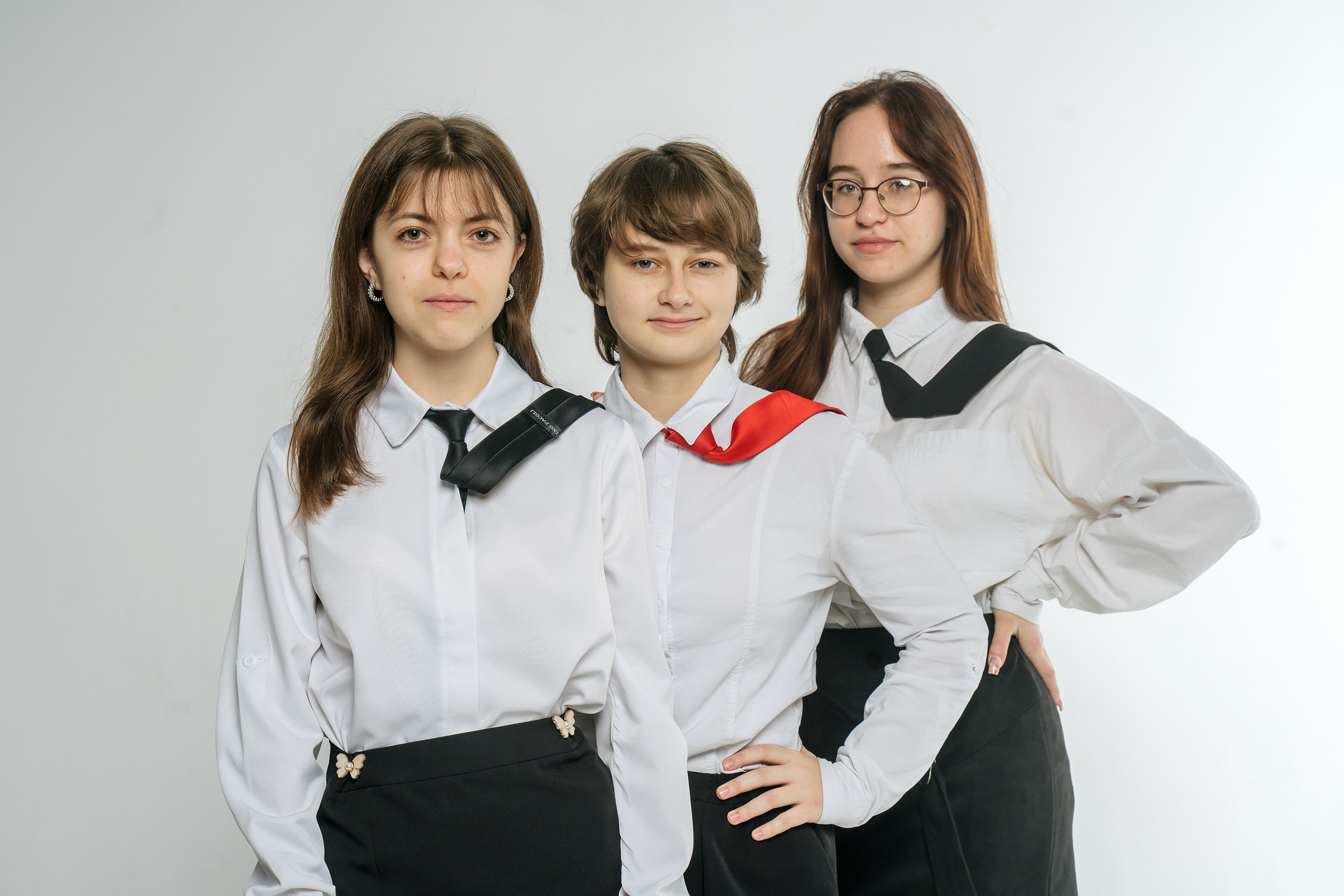 Фотографии с друзьями. Выпускные альбомы, школьные фотосессии в городе Новороссийске