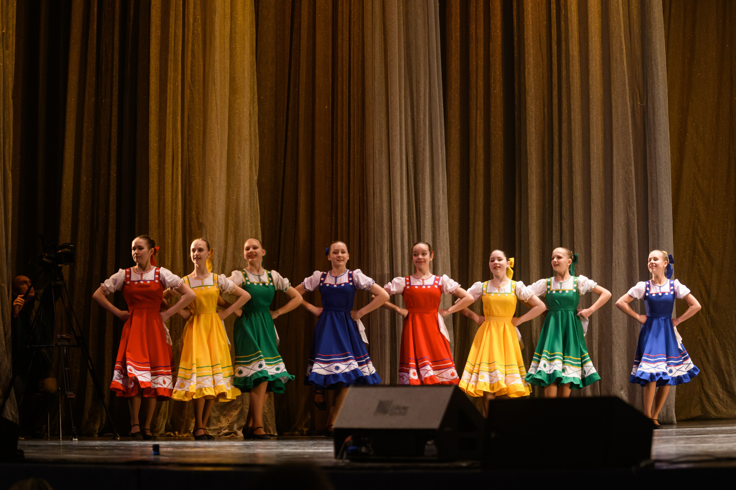 23 апреля, часть 1, БКЗ Октябрьский, г. Санкт-Петербург. Золотое яблочко