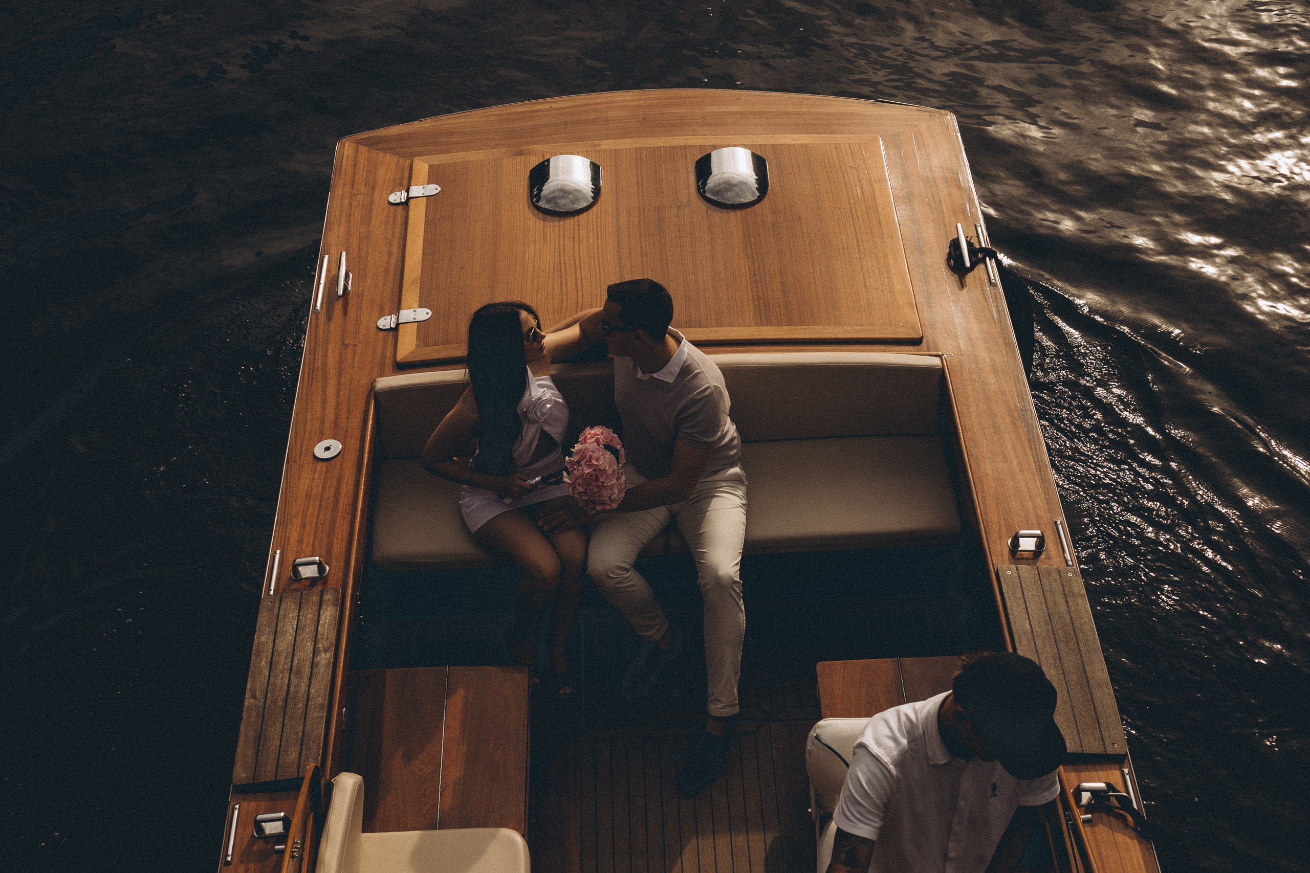 СВАДЕНБНАЯ СЬЕМКА НА КАТЕРЕ ПО КАНАЛАМ САНКТ-ПЕТЕРБУРГА И В АКВАТОРИИ НЕВЫ. Профессиональный фотограф, Санкт-Петербург — Виктория Богомолова