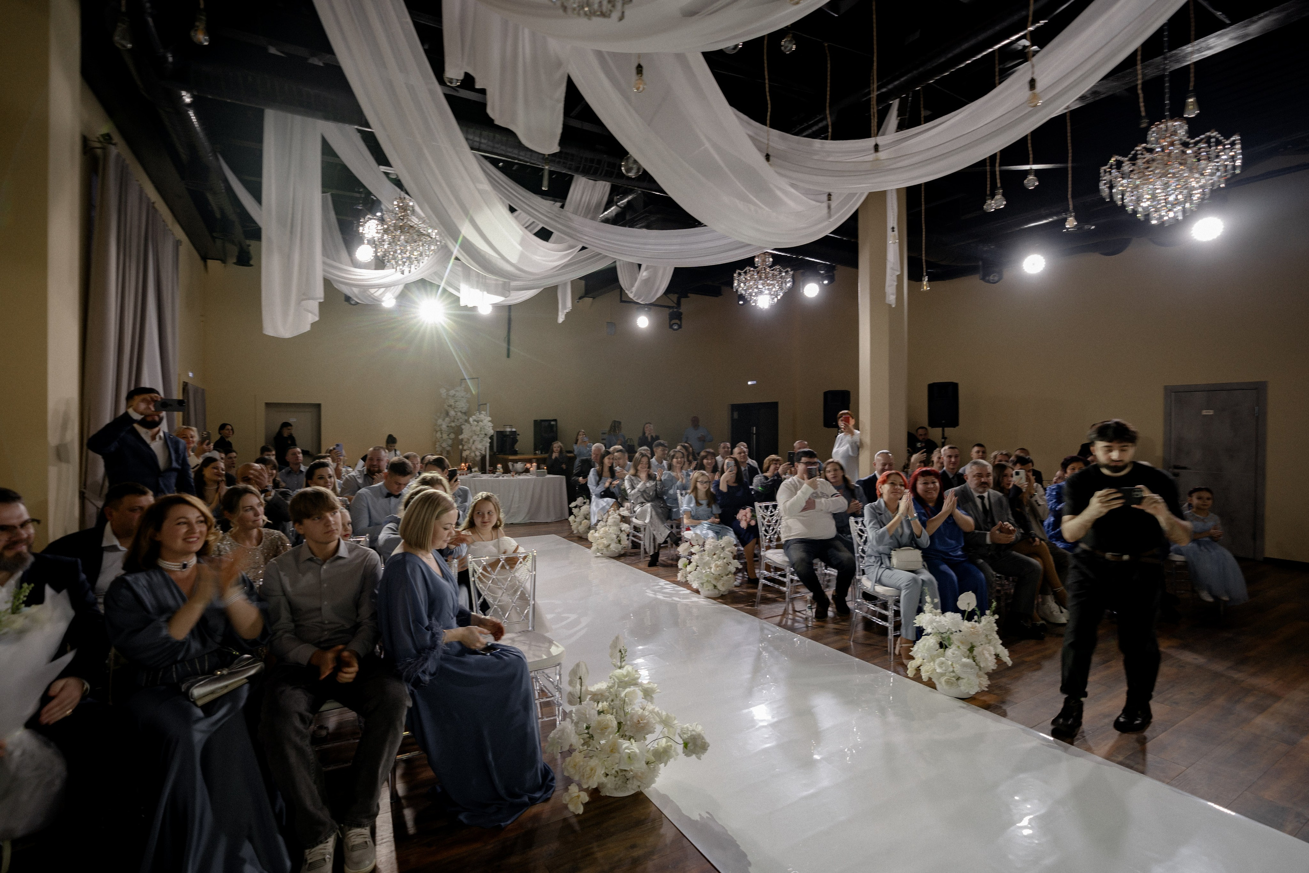 СВАДЕБНАЯ СЬЕМКА СБОРОВ В ОТЕЛЕ И ВЫЕЗД НА ЦЕРЕМОНИЮ (СНЯТО В СИБИРЕ В НИЖНЕВАРТОВСКЕ). Профессиональный фотограф, Санкт-Петербург — Виктория Богомолова