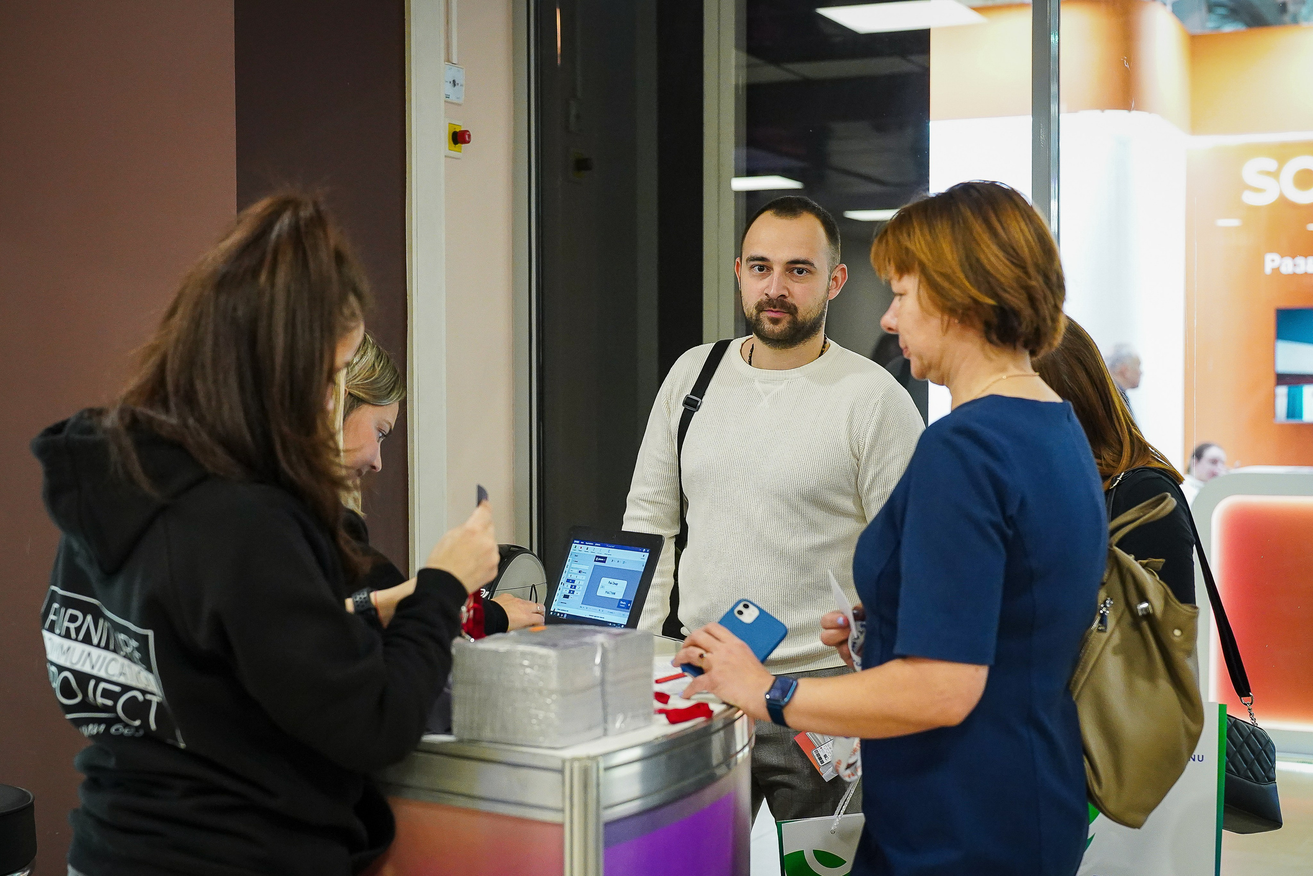 Фотограф b2b фотосъемка b2b фотограф на выставку конференцию форум. Фотограф b2b на выставки, конференции, форумы в Москве