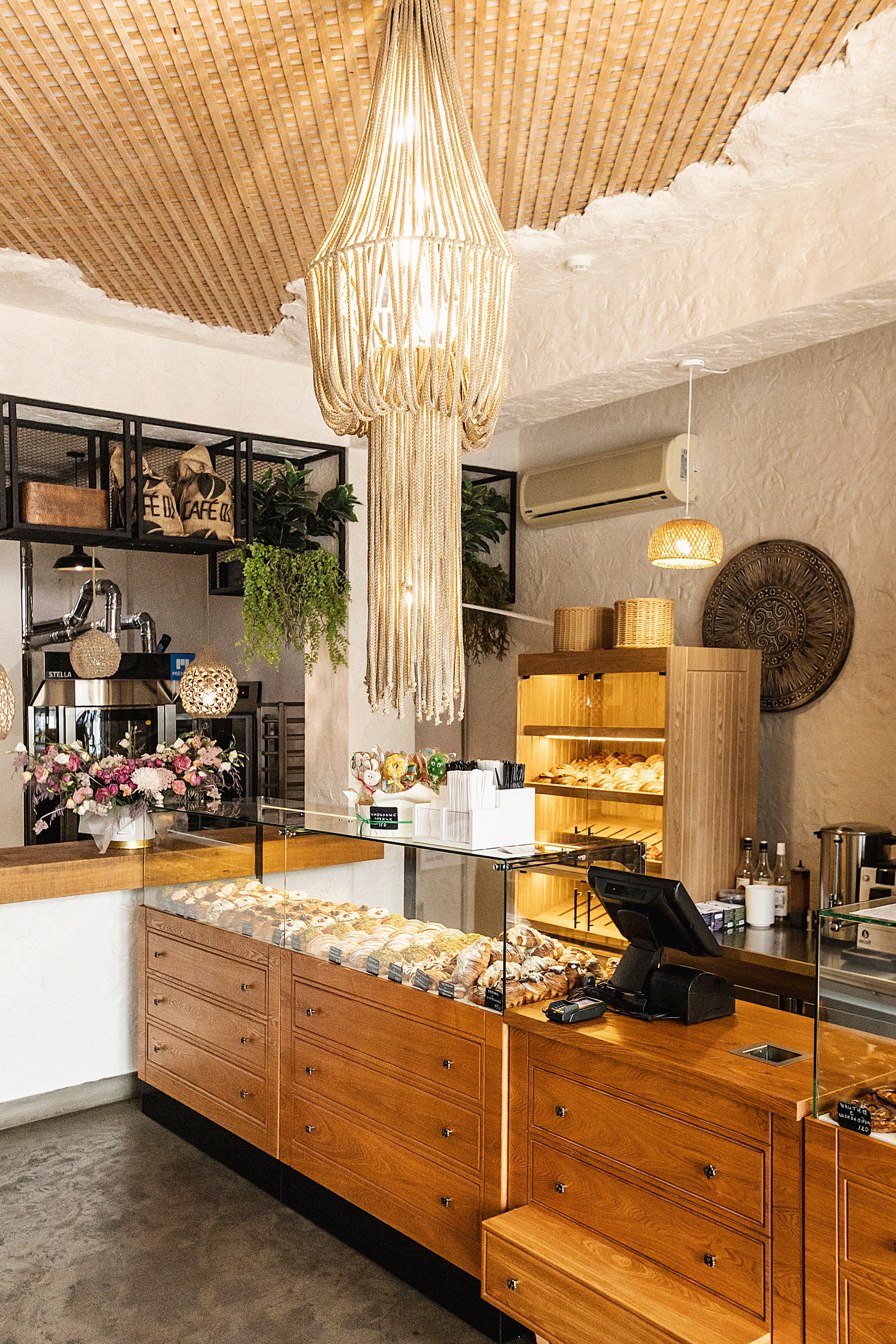 Витрины для пекарни. Фотограф Настя Конник | Пятигорск | Эльбрус | Домбай | Архыз