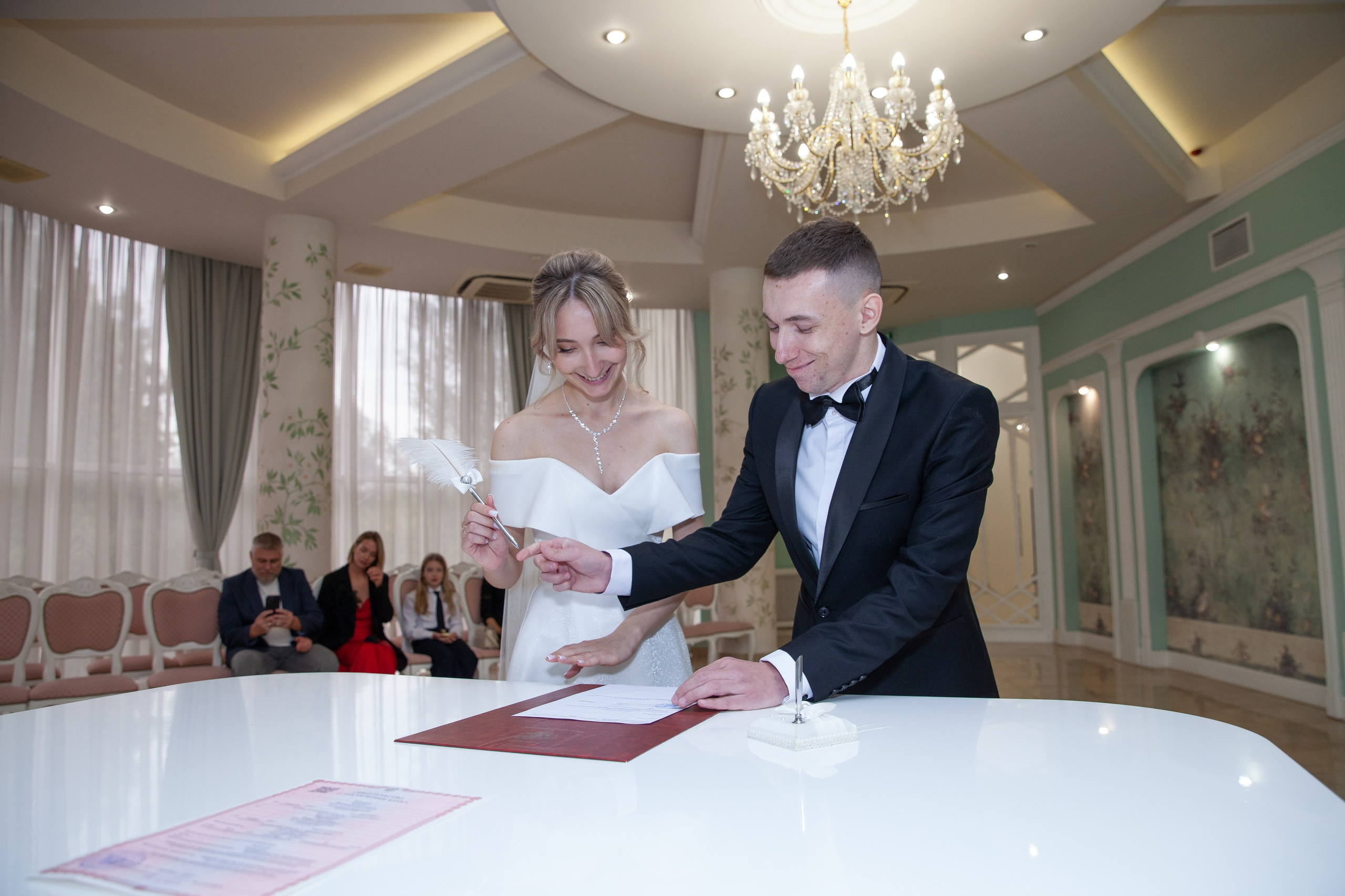 Свадебная фотосессия в отеле Ареал. Фотограф в Железнодорожном и Балашихе