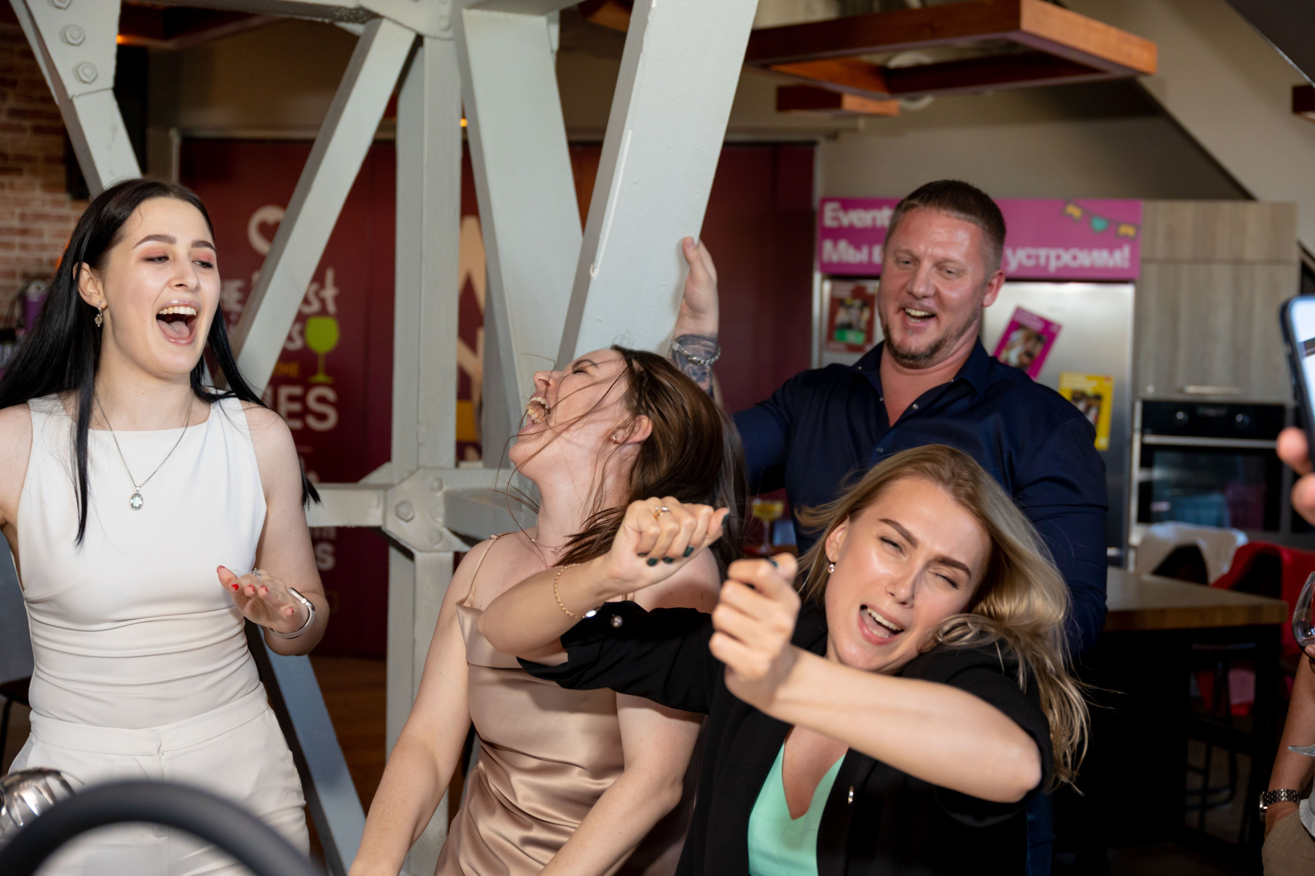 Фотосъёмка камерного корпоратива компании Грузовичкоф. Фотограф на праздник, корпоратив, День Рождения и Юбилей в г. Санкт-Петербурге Алексей Анкушев