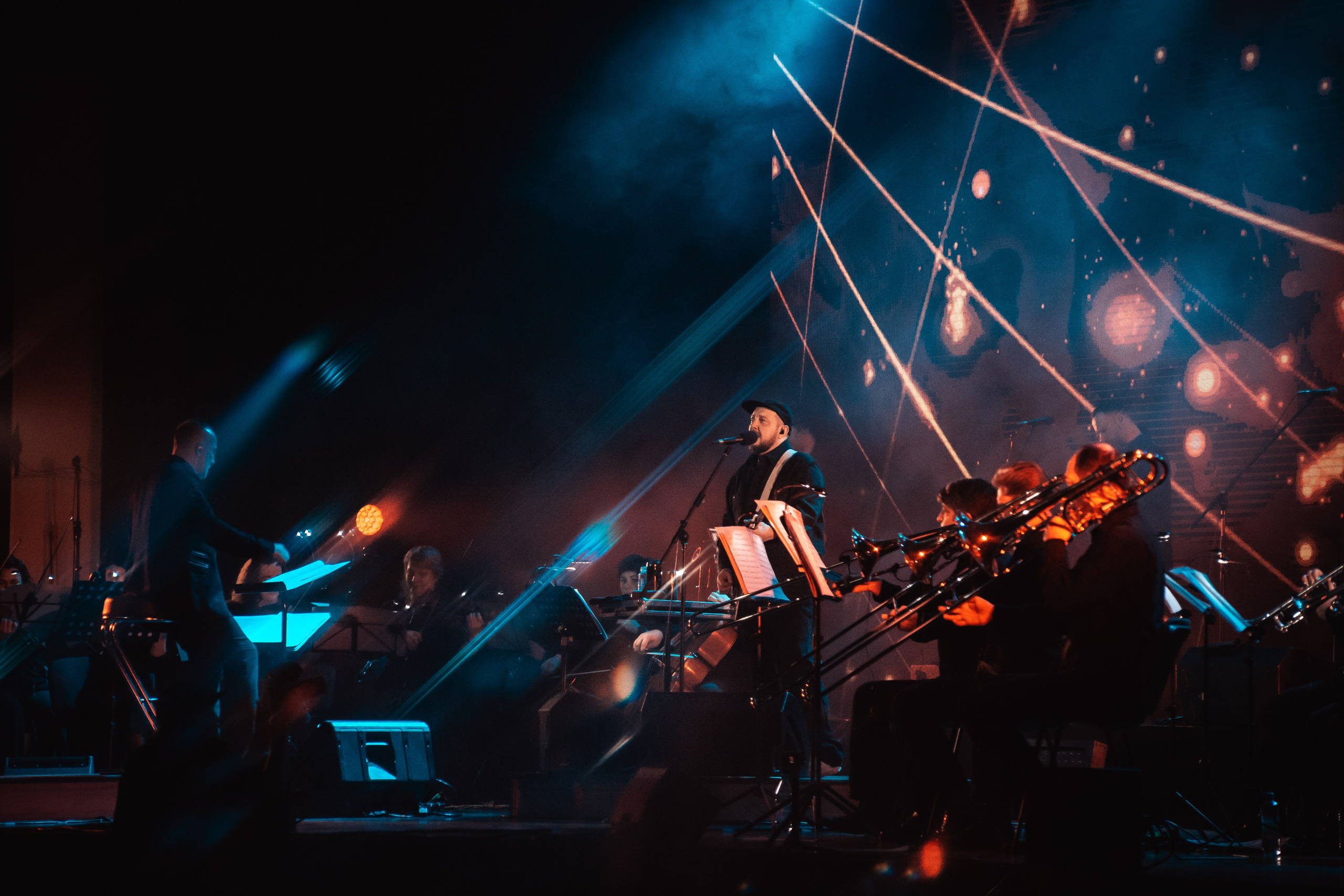 Сергей Бобунец с оркестром, Гранд холл Сибирь, 18.03.2026. Фотограф Регина Крикунова г. Красноярск