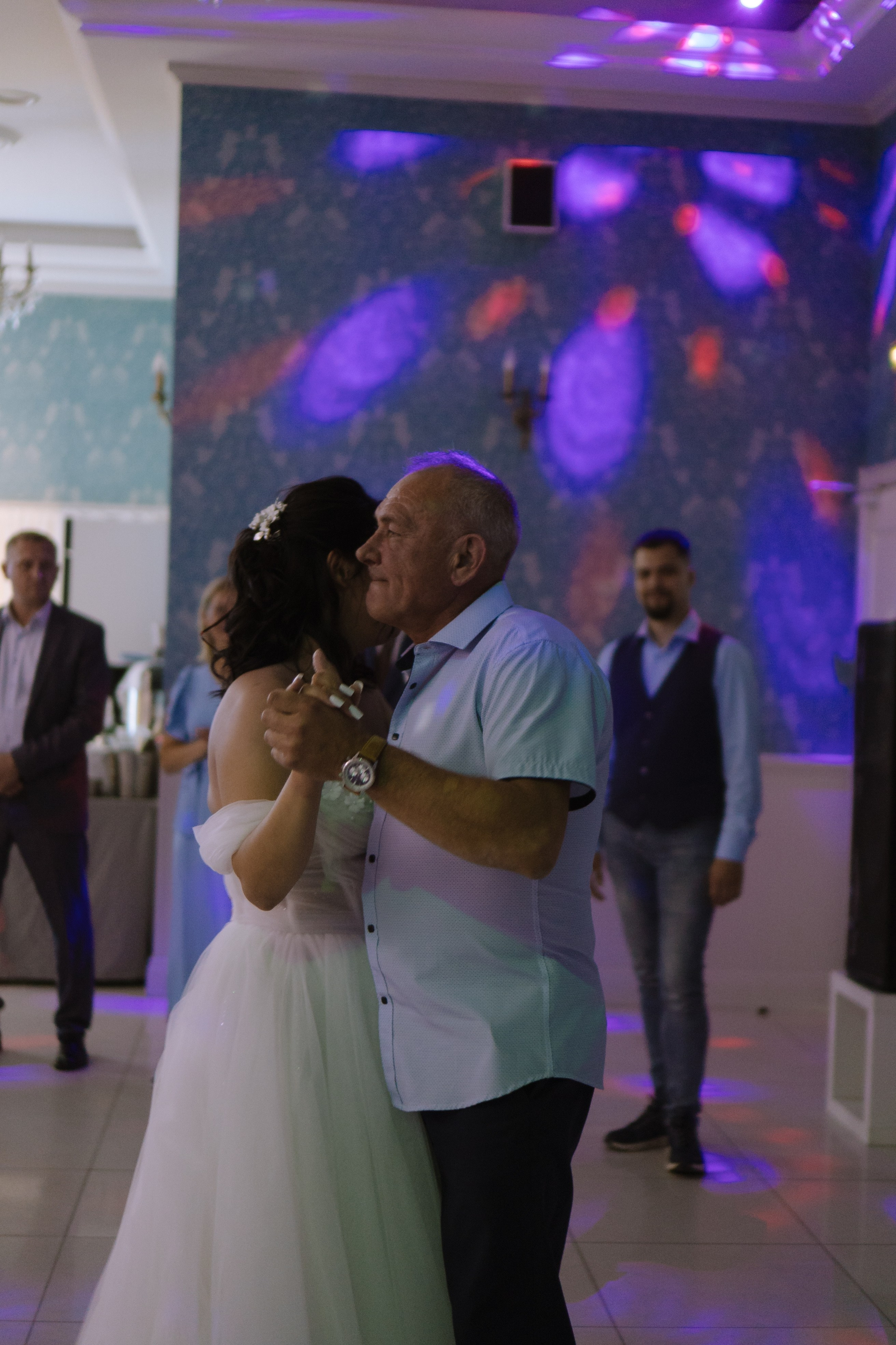 ТАНЕЦ ОТЦА И ДОЧЕРИ НА БАНКЕТЕ (СВАДЕБНАЯ ФОТОСЕСИИЯ БАНКЕТА). Профессиональный фотограф, Санкт-Петербург — Виктория Богомолова