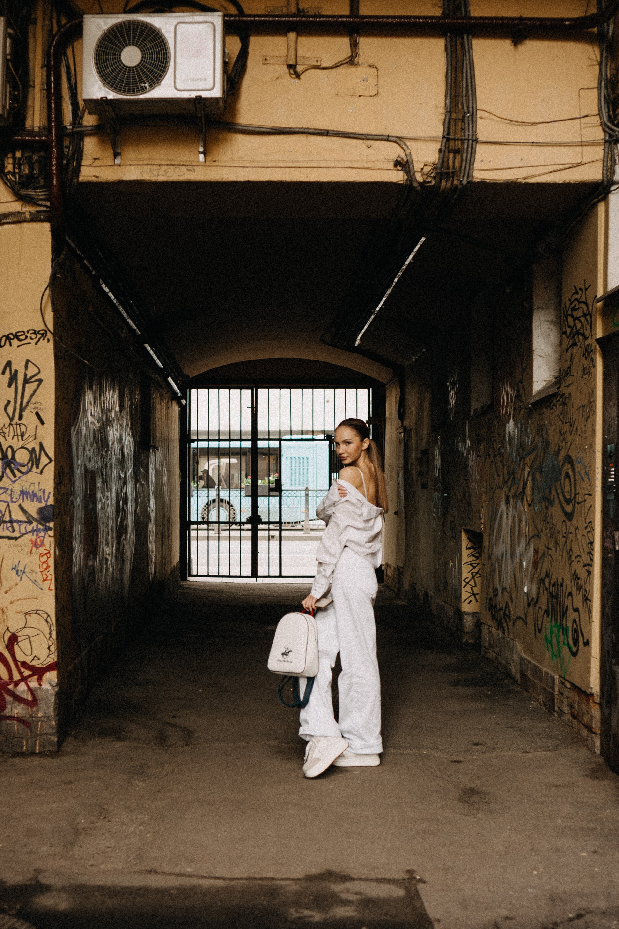 МЫ ГУЛЯЛИ ПРО КРЫШАМ ПИТЕРА. Профессиональный фотограф, Санкт-Петербург — Виктория Богомолова