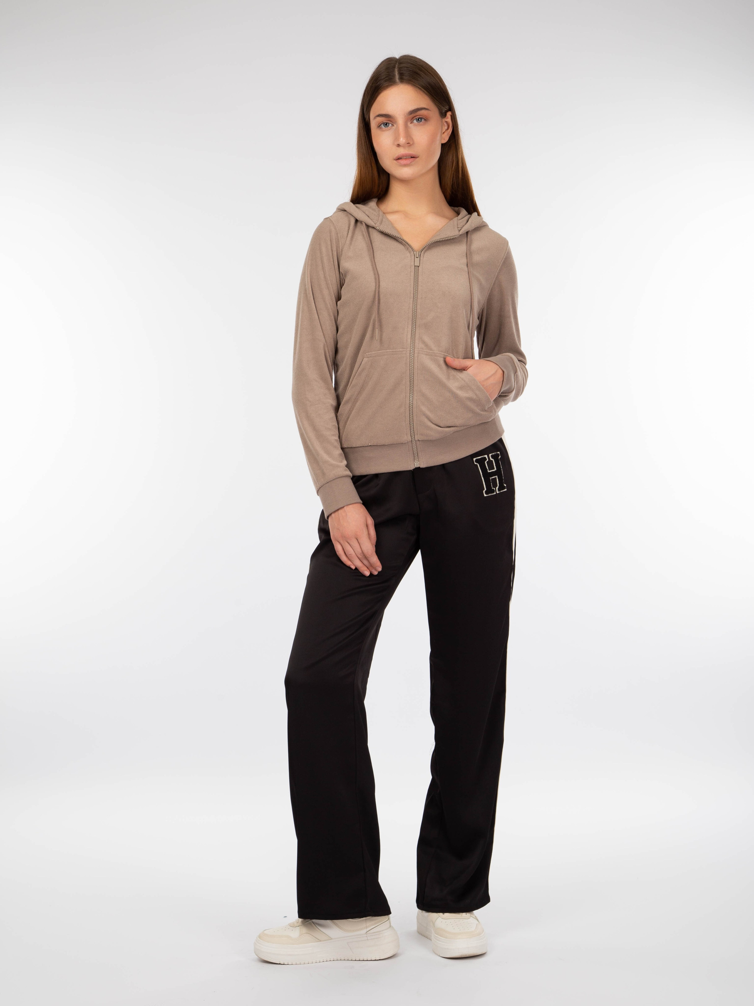 Модельная съемка одежды для брендов в Москве. Фотограф Анна Татаурова | Авторская фотосъемка в Москве