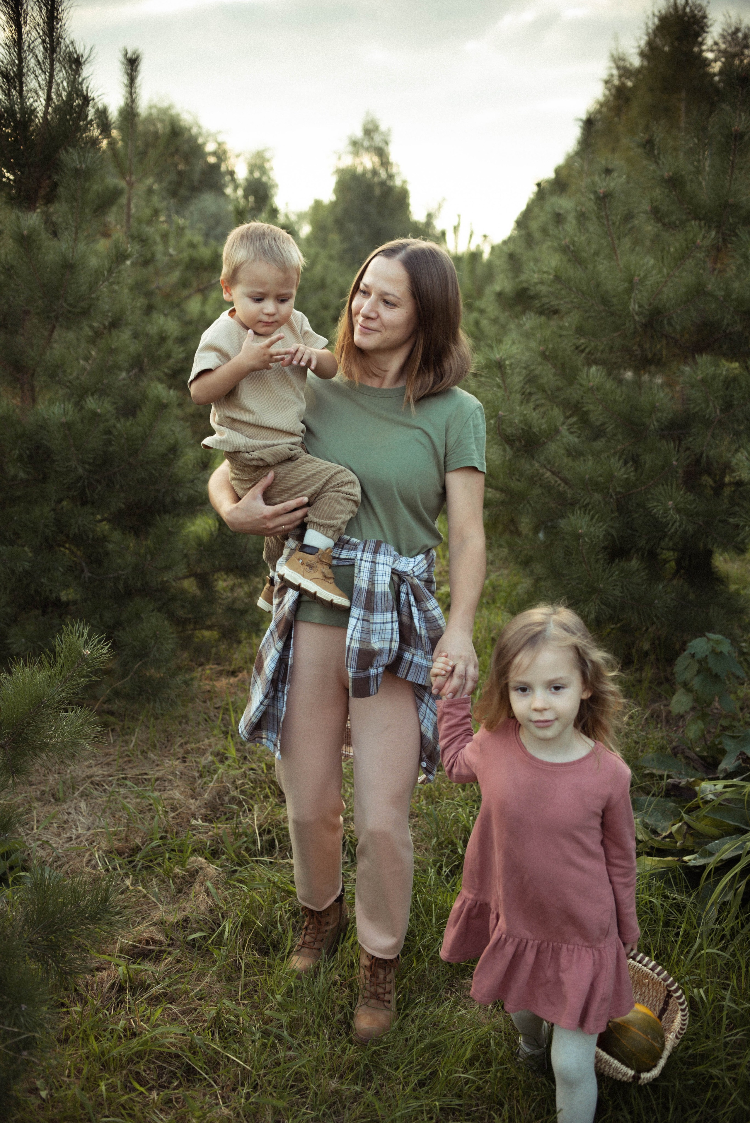 Семейная фотосессия на природе. Семейный фотограф в Железнодорожном Масаева Елена