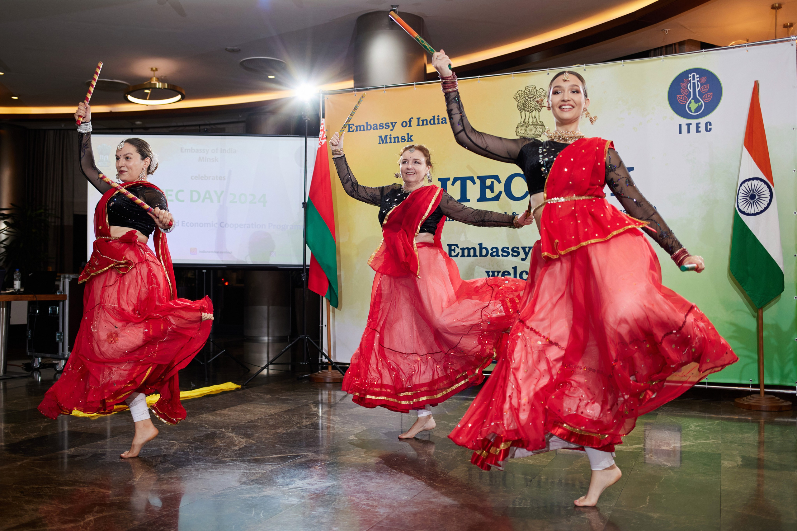 Посольство Индии. Свадебная, репортажная фотосъемка и видеосъемка в Минске. Илья и Юлия Ширмановы. Фотограф | Видеограф | Минск