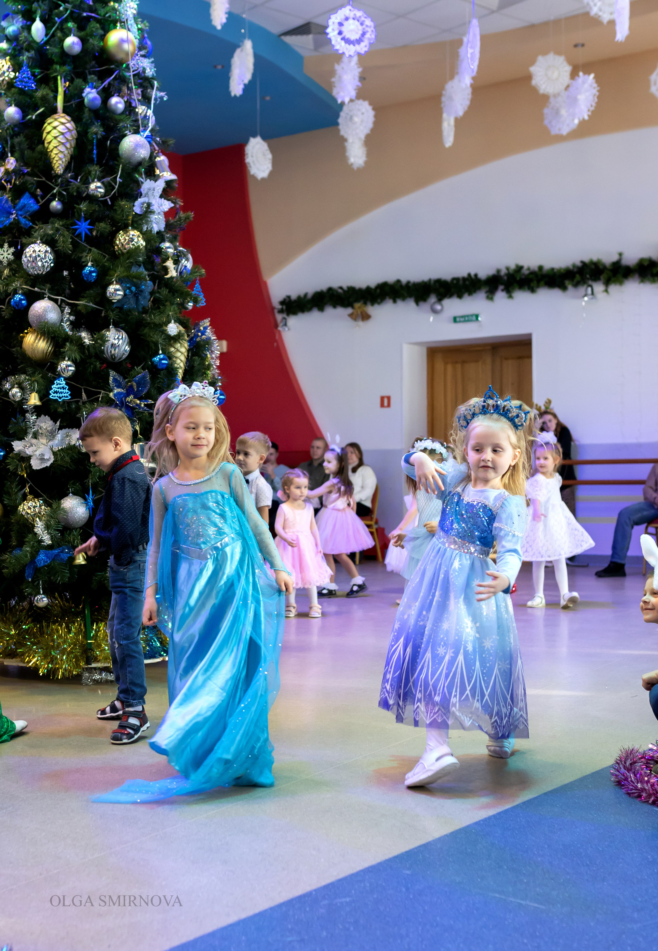 Утренник в ДОФ 04.01.25. Ольга Смирнова юрист, фотограф