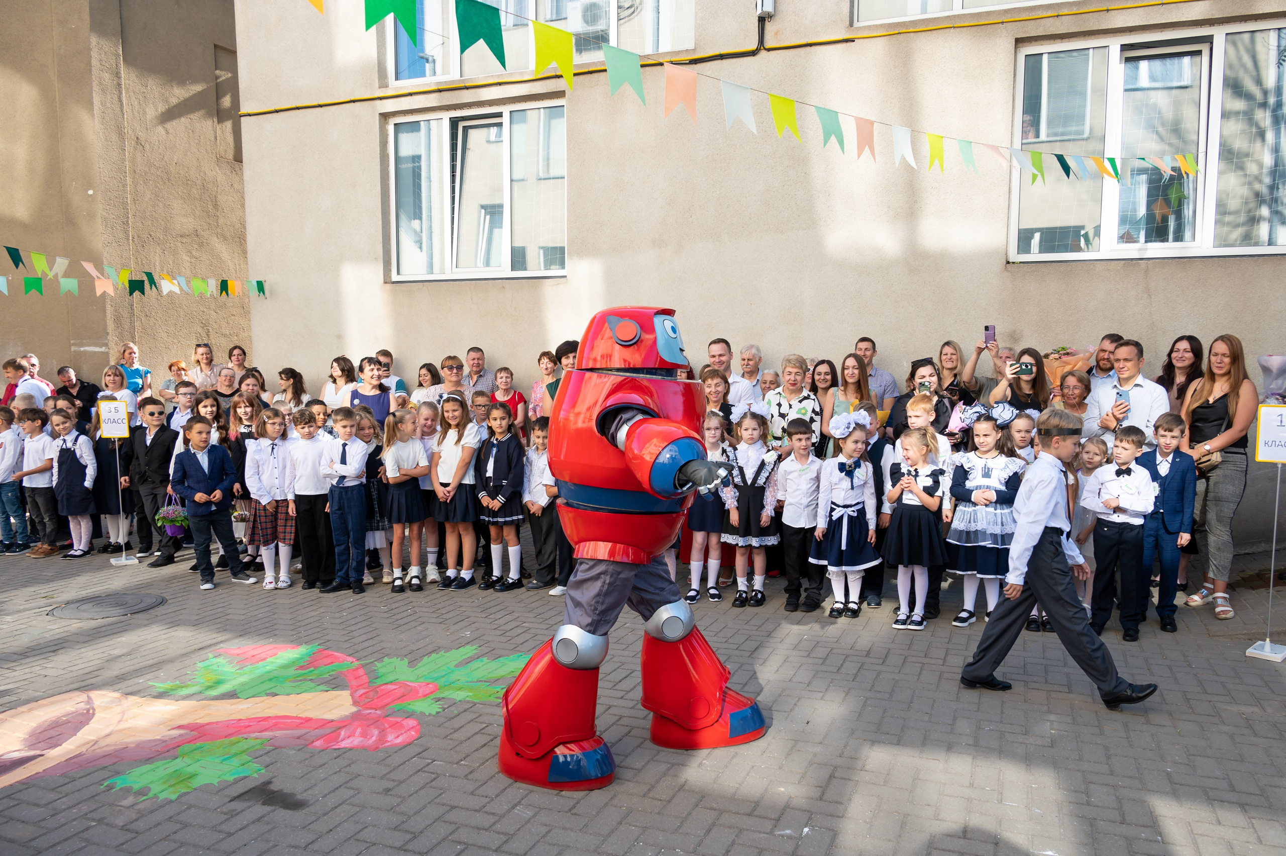 Школьная фотосессия в Туле. Портретный, семейный, свадебный фотограф. Бизнес, контент съёмка. Тула