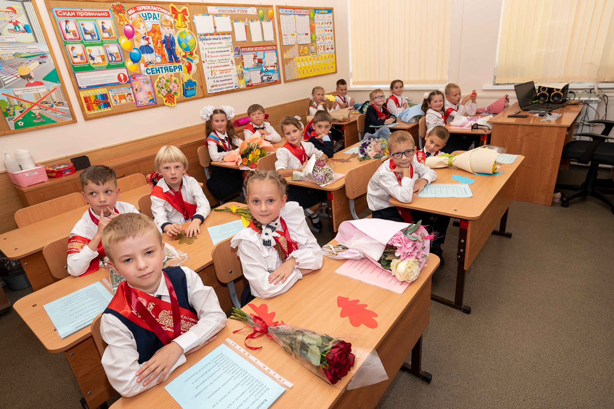 Школьная фотосессия в Туле. Портретный, семейный, свадебный фотограф. Бизнес, контент съёмка. Тула