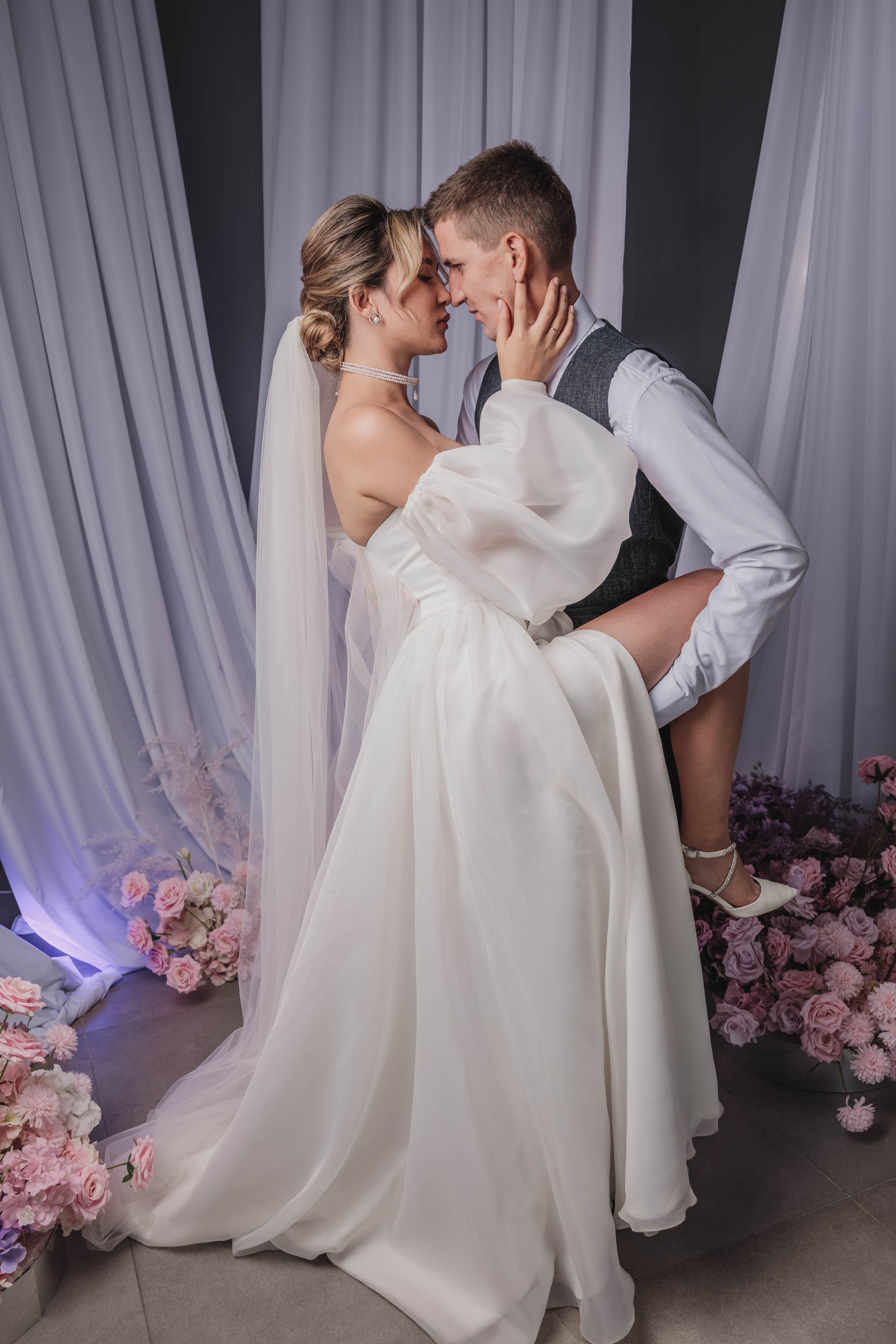 Свадебная фотосессия в фотостудии г. Саратова Яна и Сергей 28.08.2024. Свадебный фотограф, портретный фотограф в Москве и Саратове Оксана Анциферова