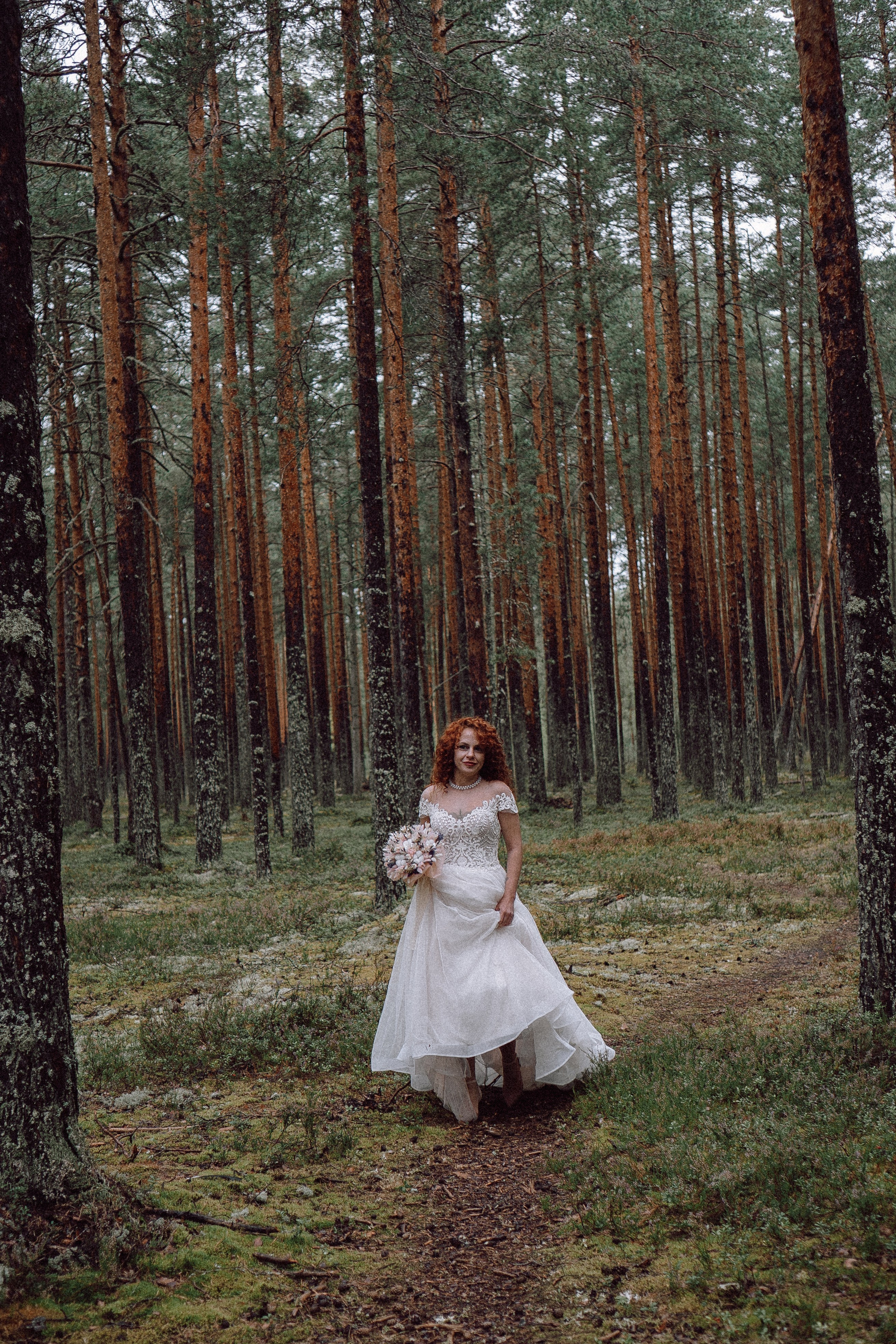 СВАДЕБНАЯ ФОТОСЕССИИЯ ПАРЫ В ГОРОДЕ ПРИОЗЕРСК В СОСНОВОМ ЛЕСУ И С ПИКАПОМ. Профессиональный фотограф, Санкт-Петербург — Виктория Богомолова
