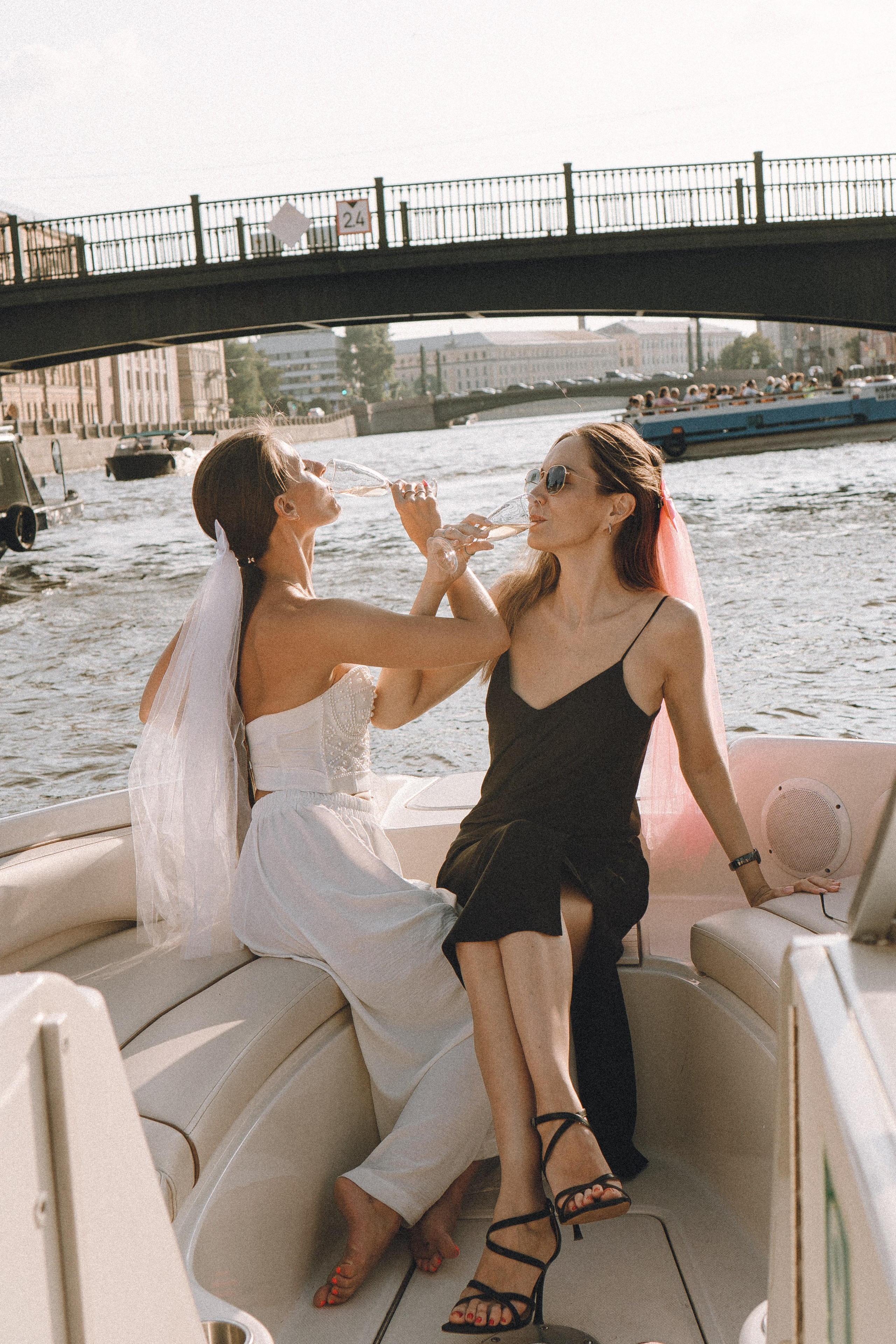 ДЕВИЧНИК НА КАТЕРЕ. Профессиональный фотограф, Санкт-Петербург — Виктория Богомолова