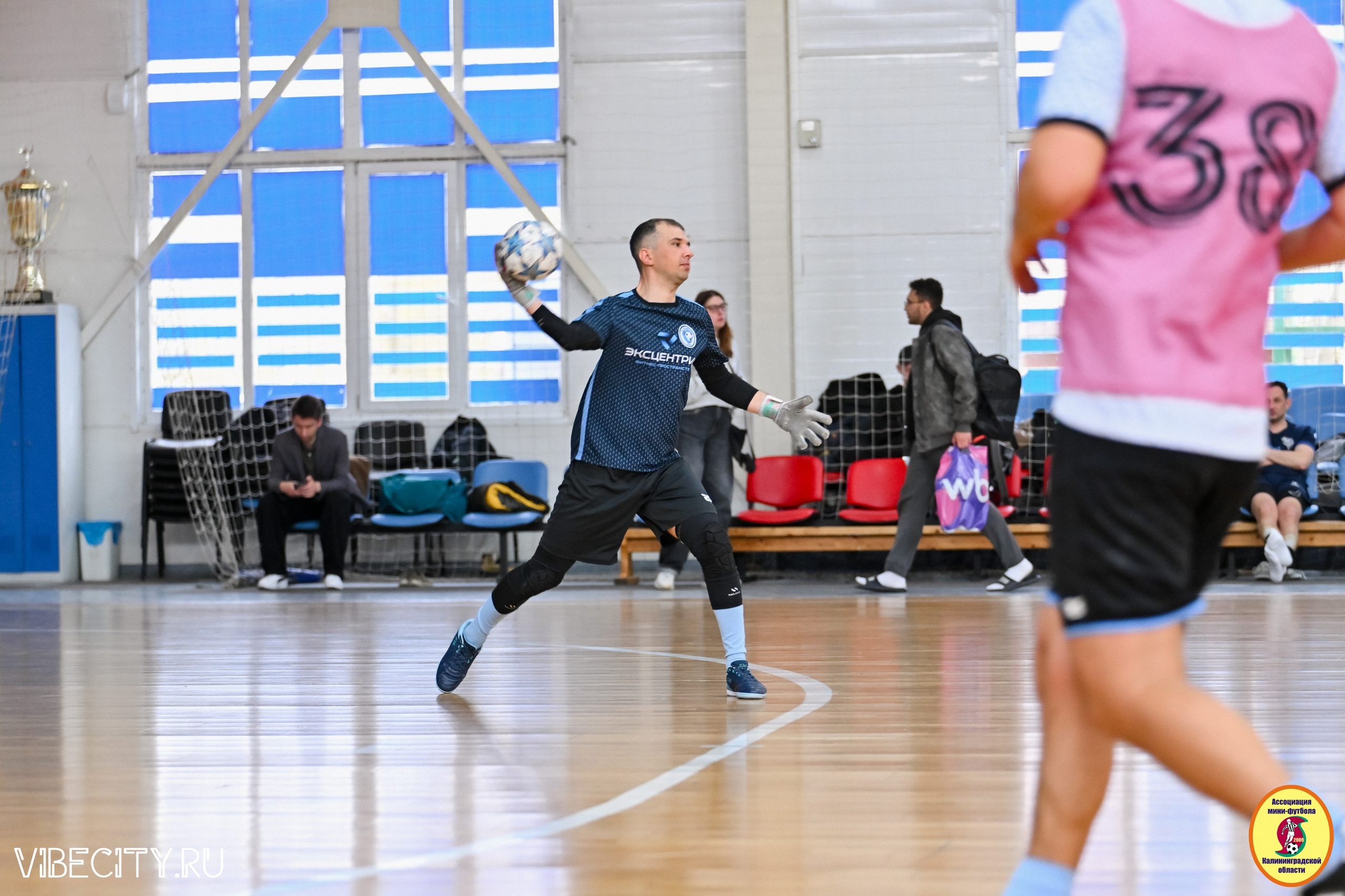 8 тур Корпоративной Бизнес-Лиги по футзалу. VIBECITY.RU Вайб Сити Ру Фоторепортажи Фотоотчеты Калининград