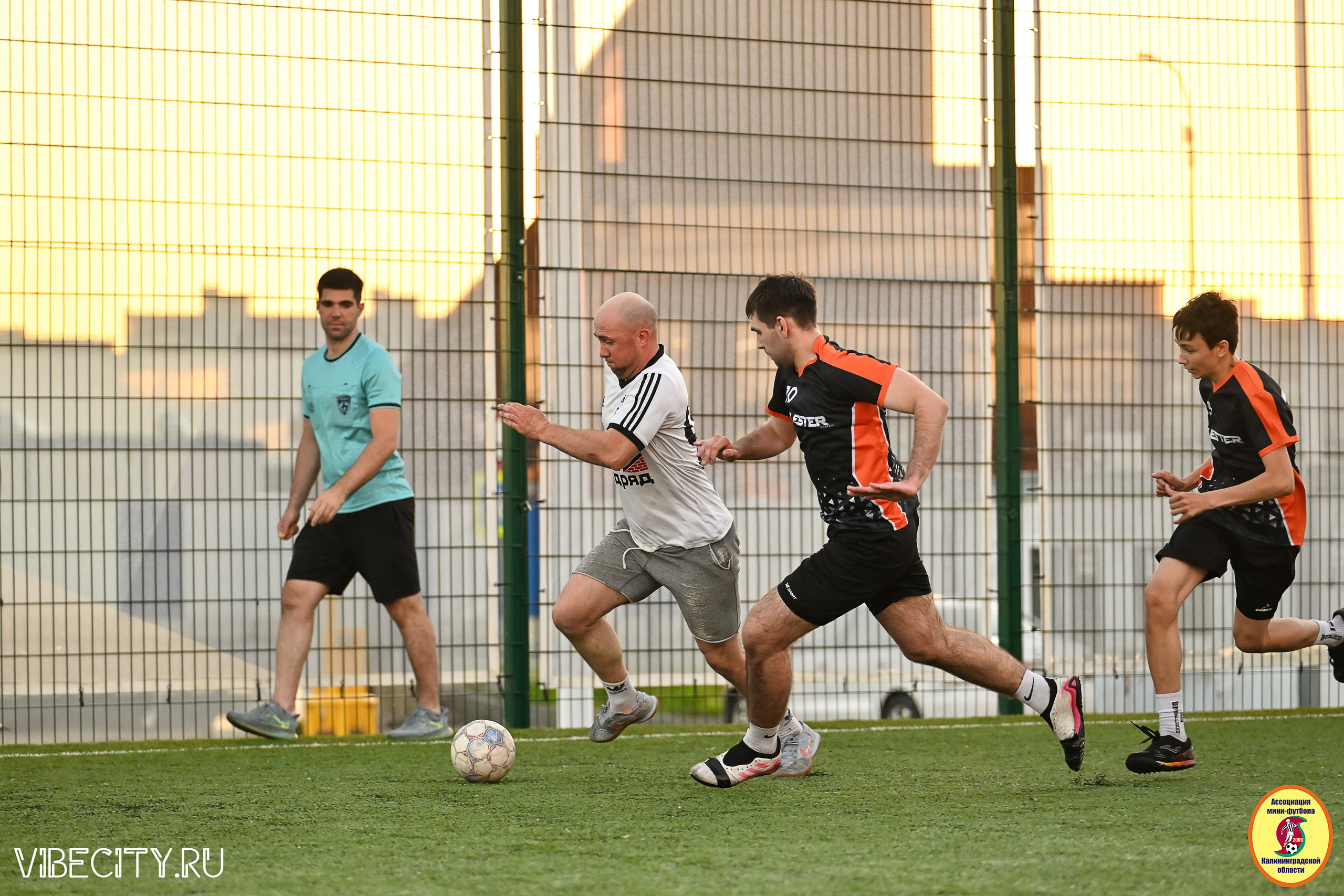 ИГРЫ МИНИ-ФУТБОЛЬНОЙ И КОРПОРАТИВНОЙ ЛИГИ. VIBECITY.RU Вайб Сити Ру Фоторепортажи Фотоотчеты Калининград